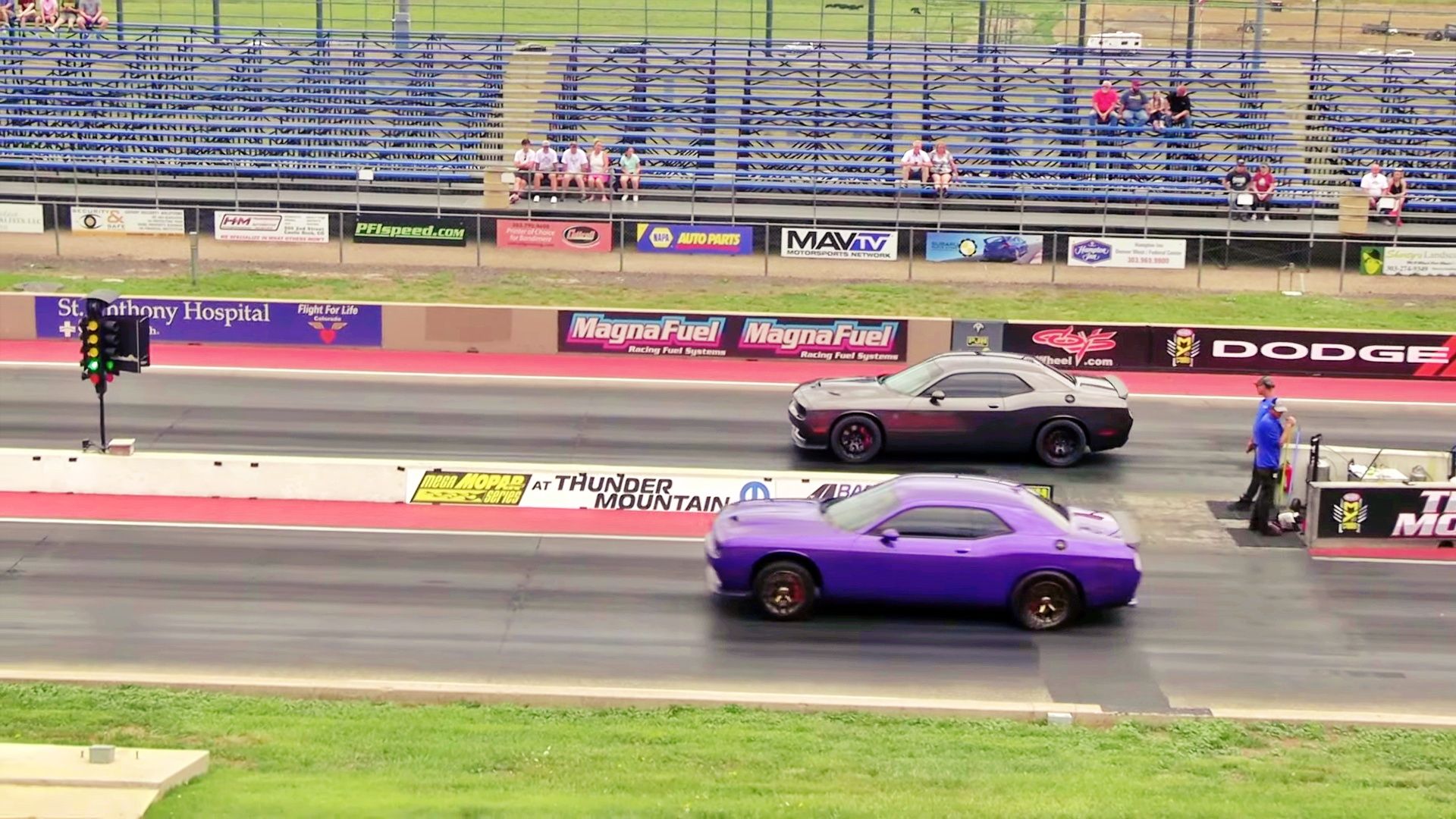 The Ultimate Challenger Showdown Hellcat Redeye Vs Hellcat