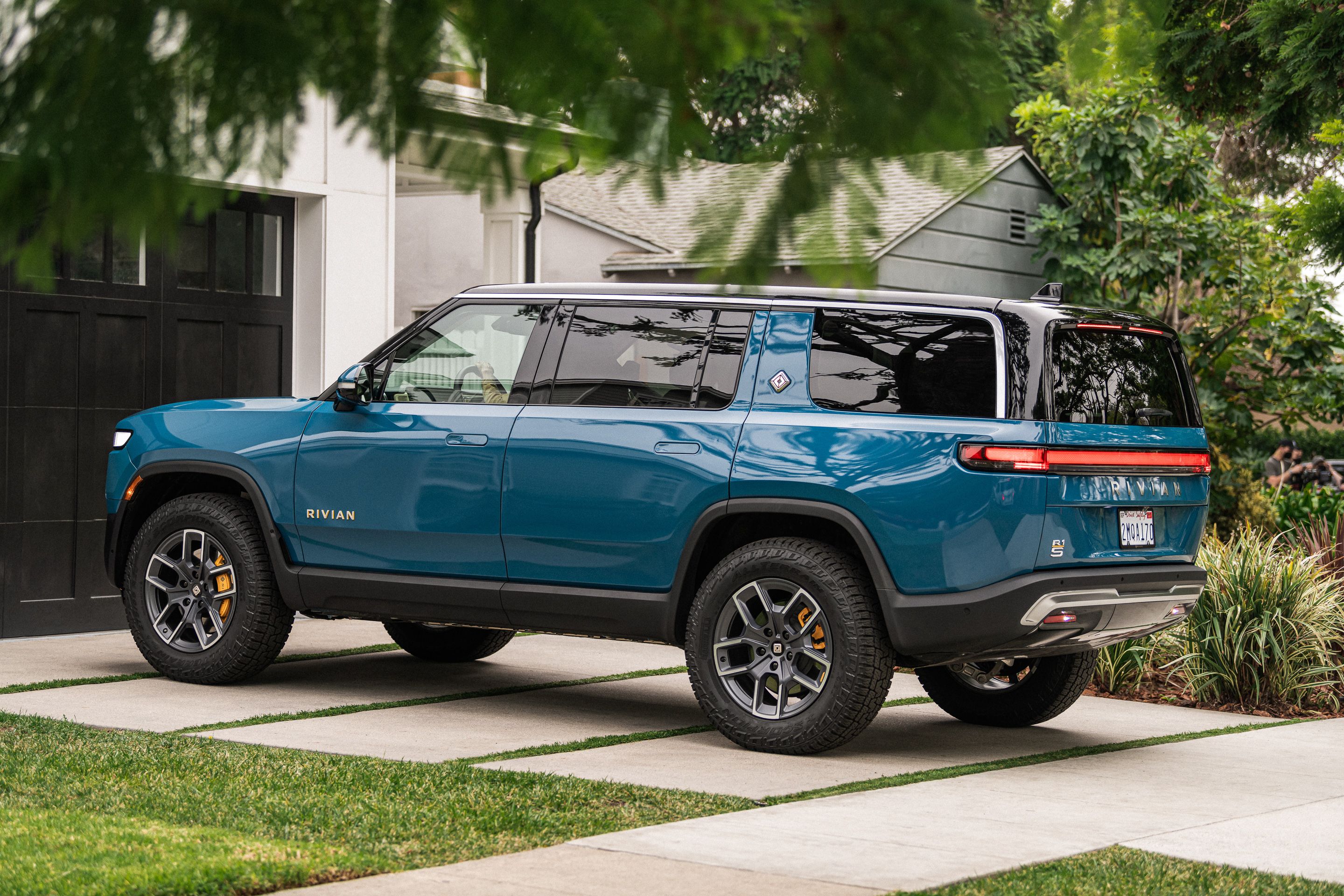 The Rivian R1S Is Arguably The Best Electric SUV on the Market