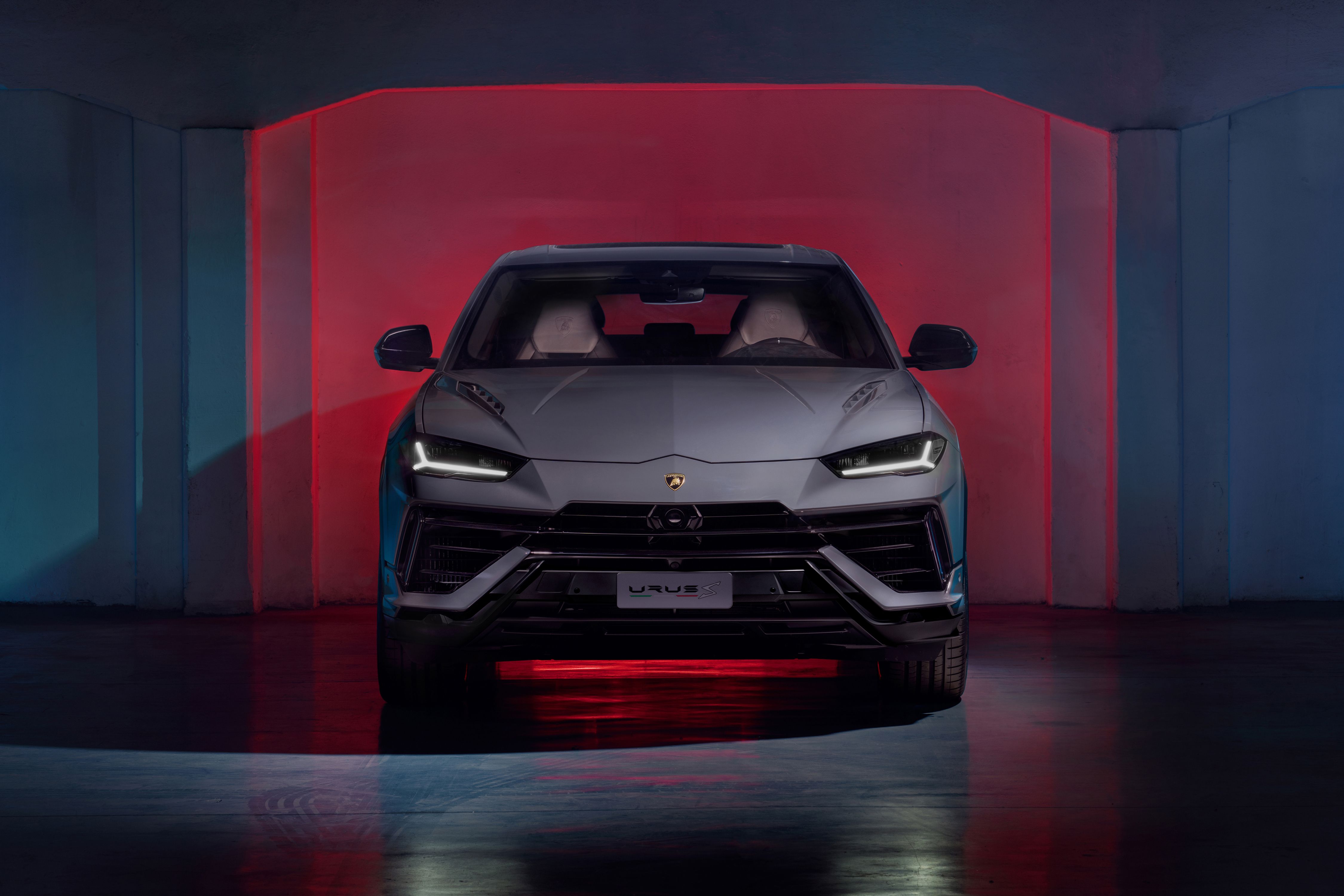 2023 Lamborghini Urus S: Speed, Off-Road Mastery & Luxury