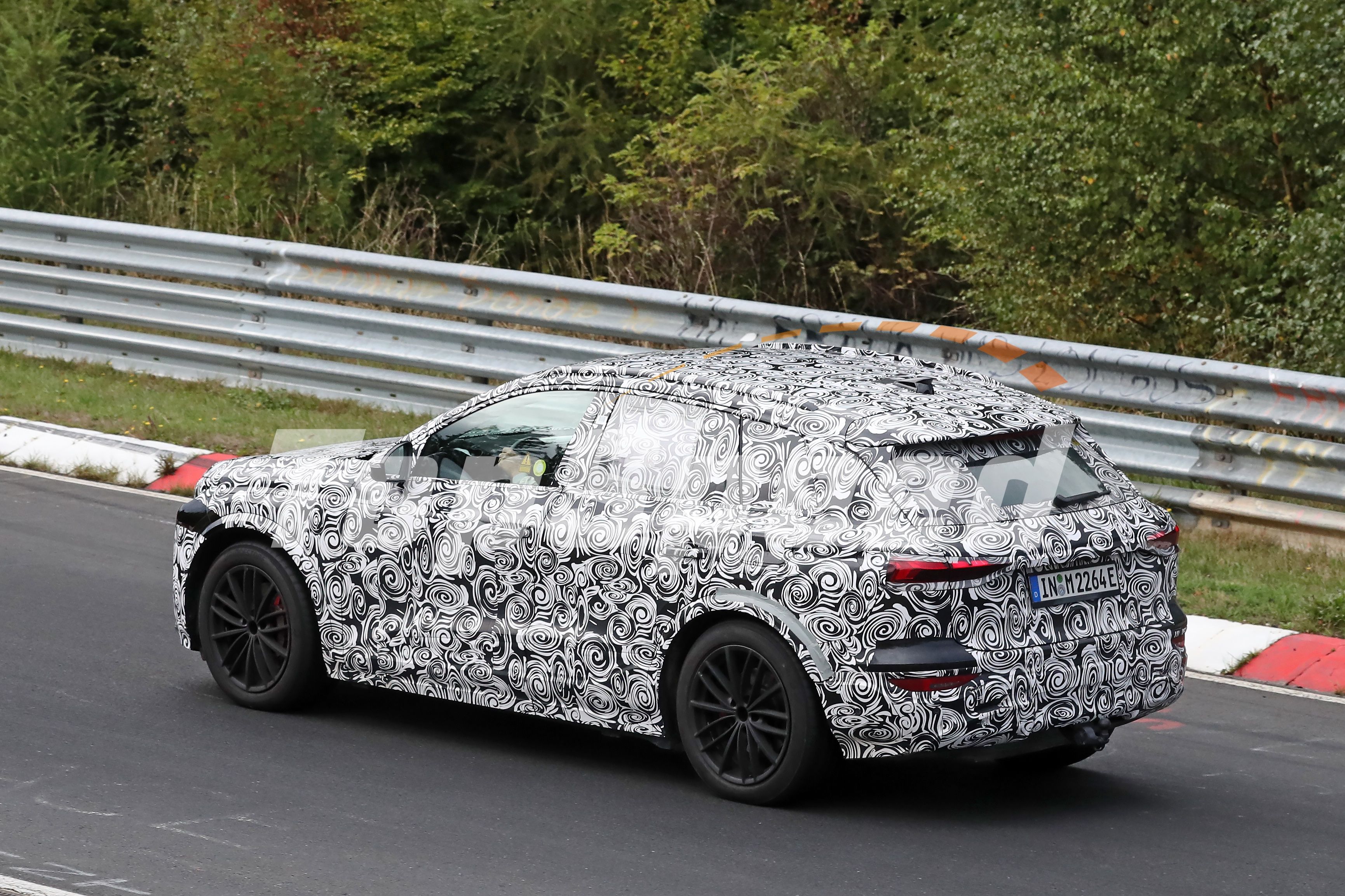 Spy Shots: An Early Look At the Audi RS Q6 E-Tron