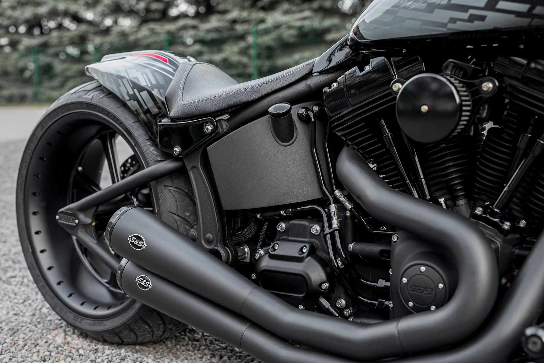 Custom Harley-Davidson Fat Boy S&S Exhaust 