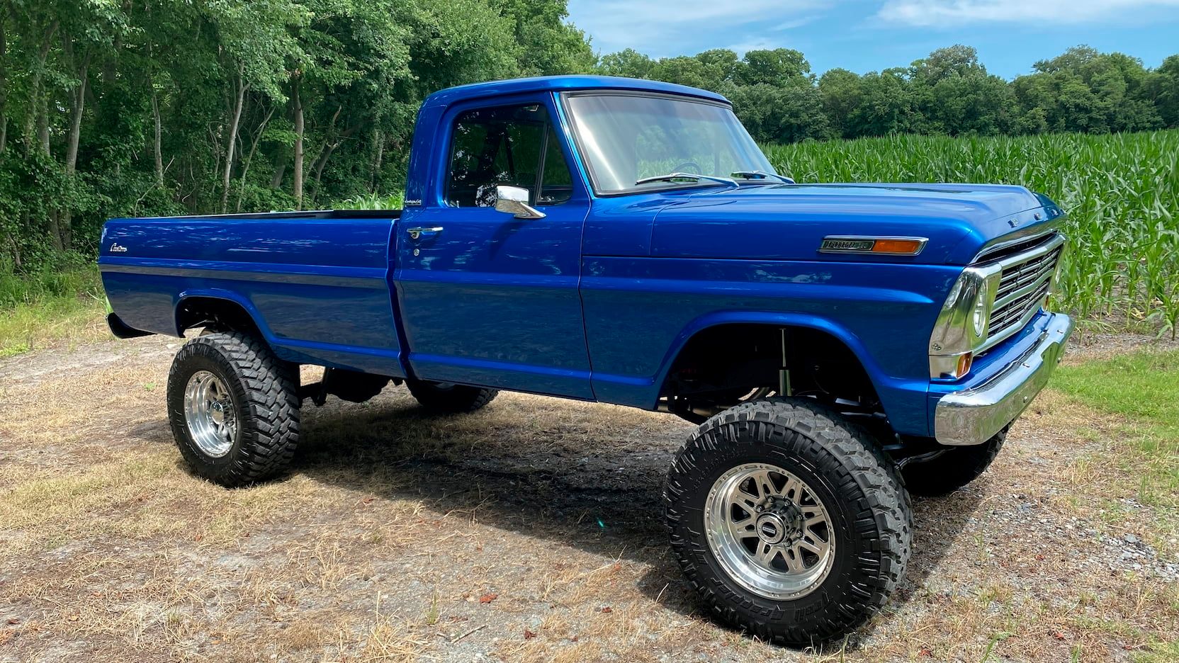 A parked 1977 Ford F-250 Highboy