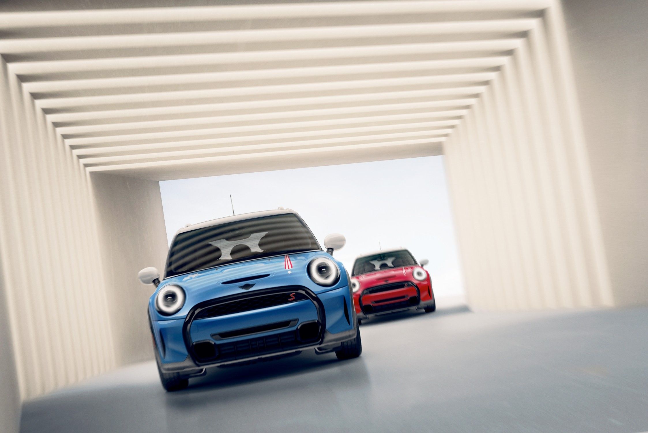 Mini 20 Years Edition in Chili Red and Island Blue