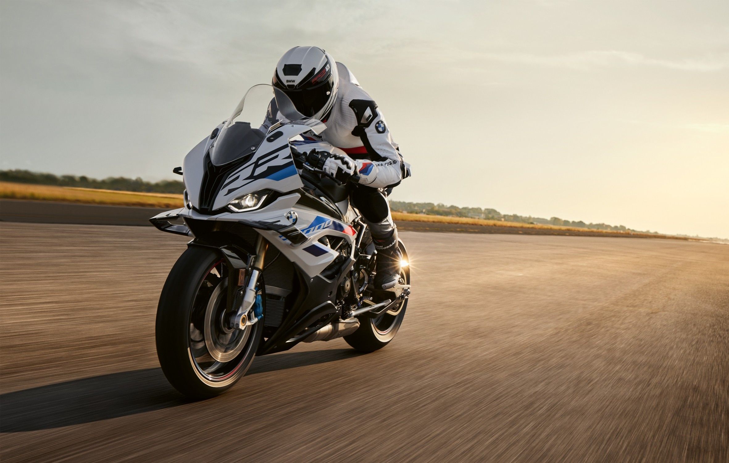 2023 BMW S 1000 RR Is Here To Dethrone The Ducati Panigale V4