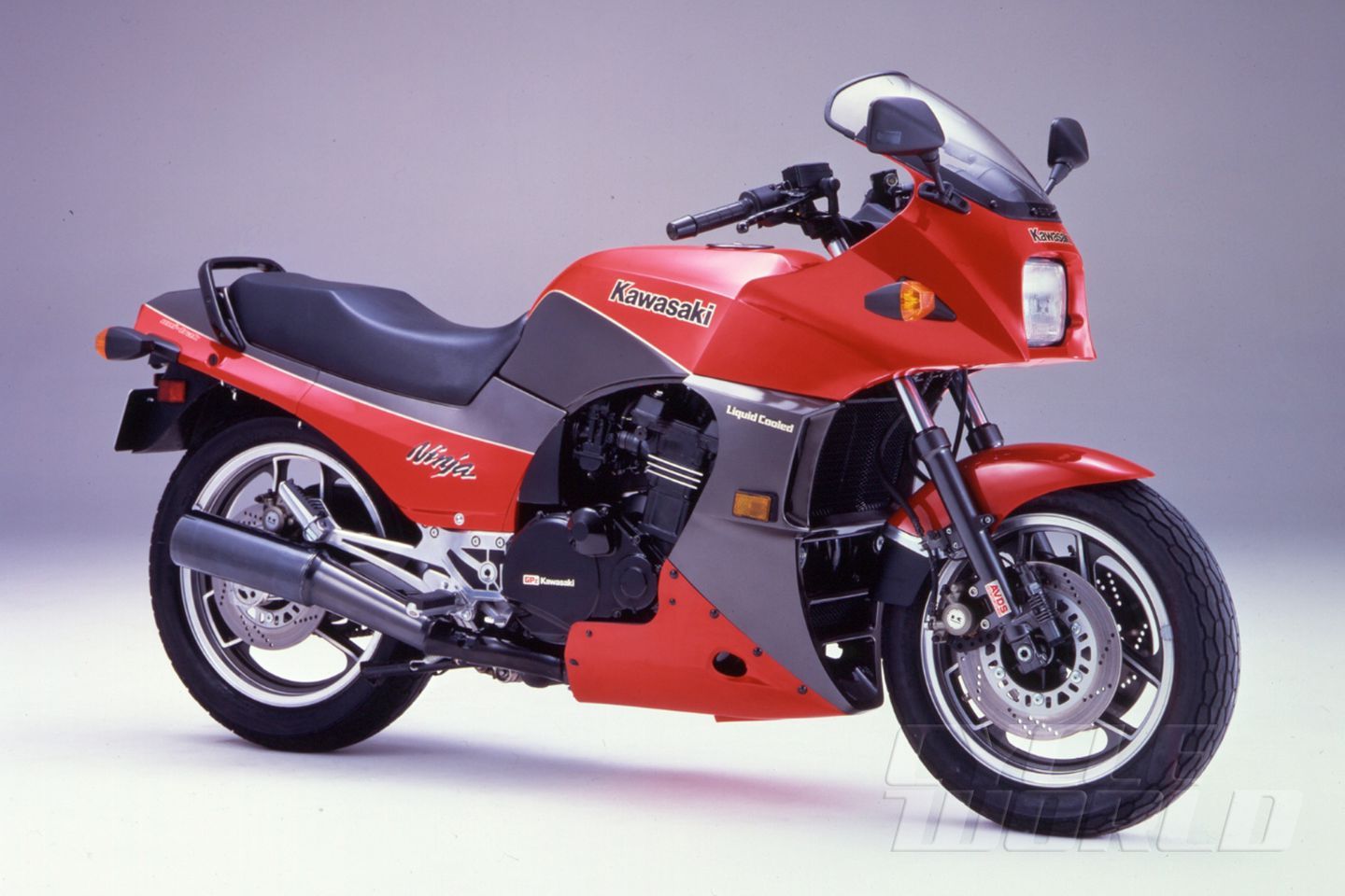 Red Kawasaki GPz900