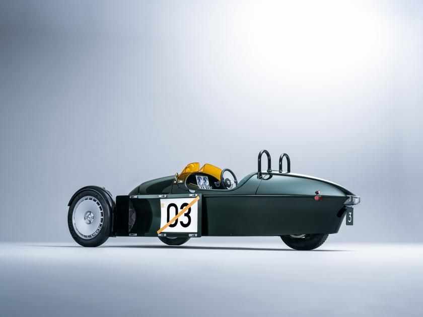 Green Morgan Super 3 standing