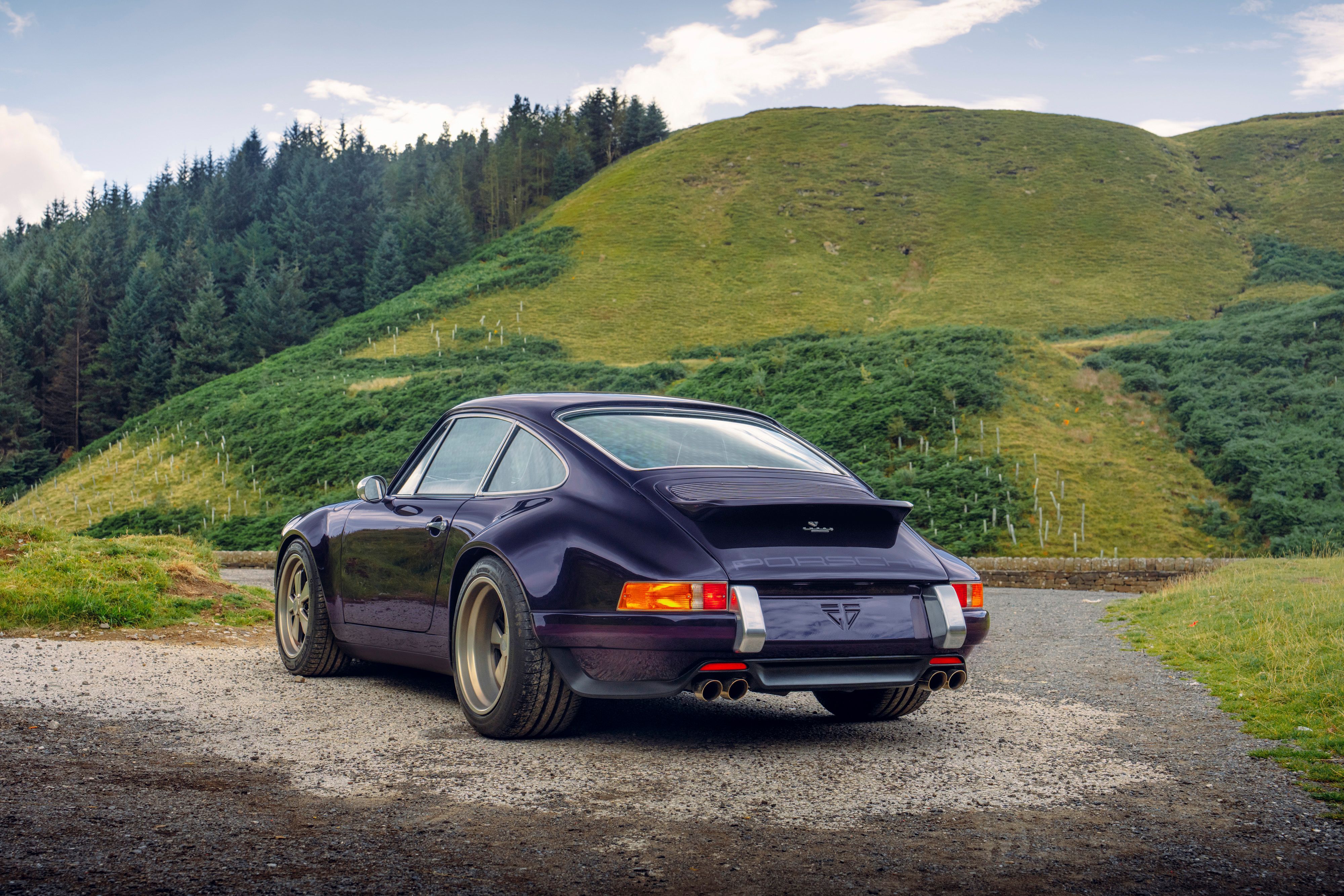 Theon Design Unveils Restomoded Porsche 911 (964) With 400 Horsepower