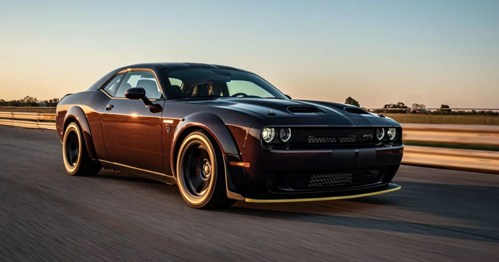 1,000 Horsepower JAILBREAK Hellcat Challenger RIPS on Track