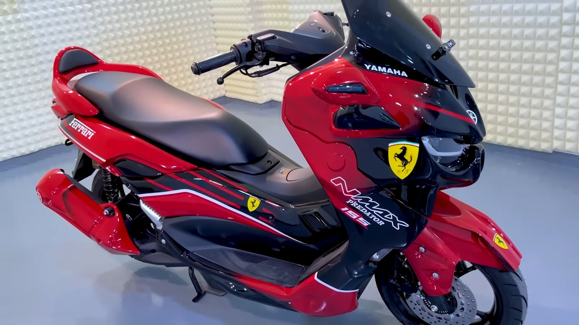 Custom Ferrari Scooter Yamaha NMax Side