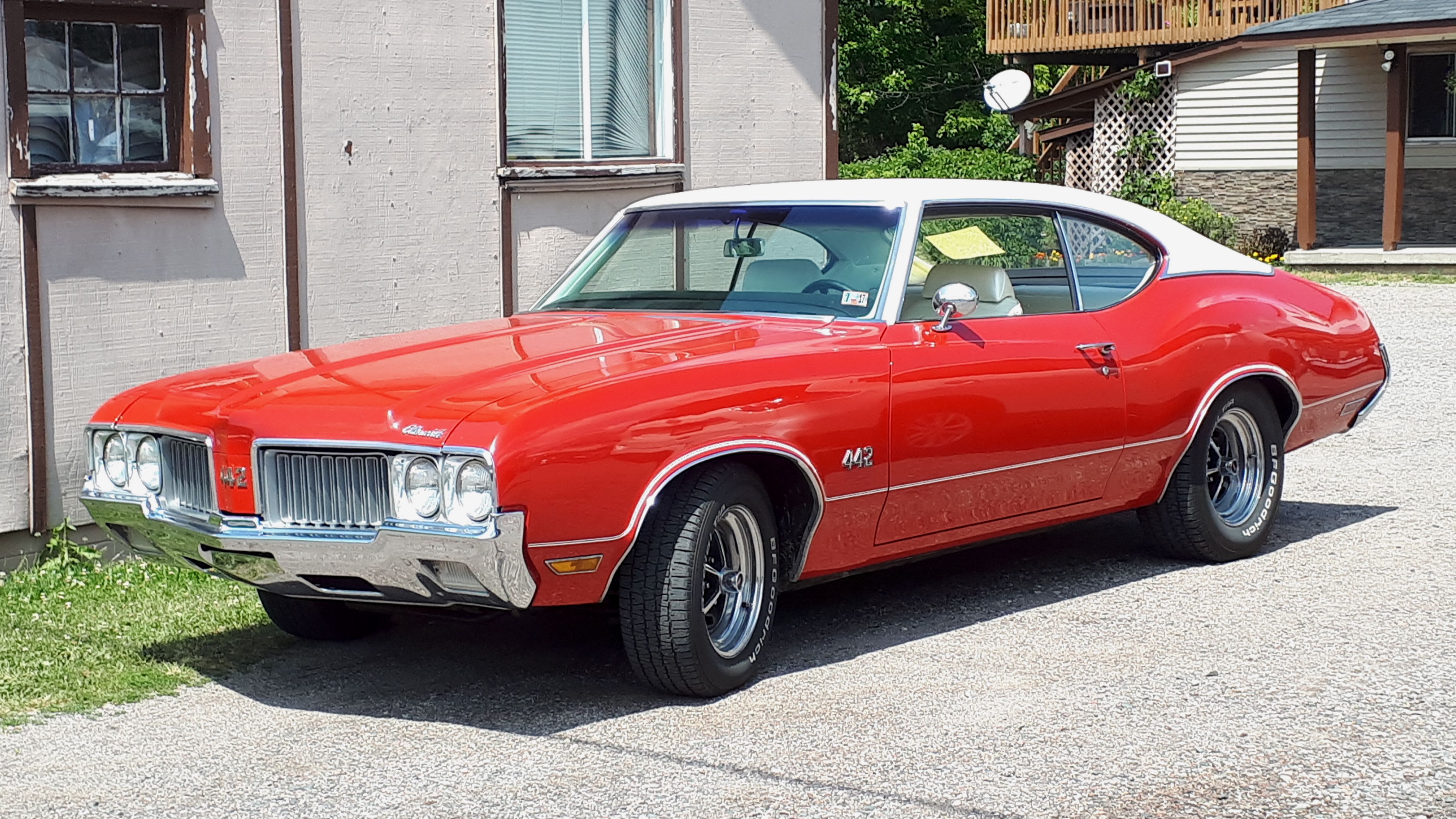 A parked 1970 Olds 442