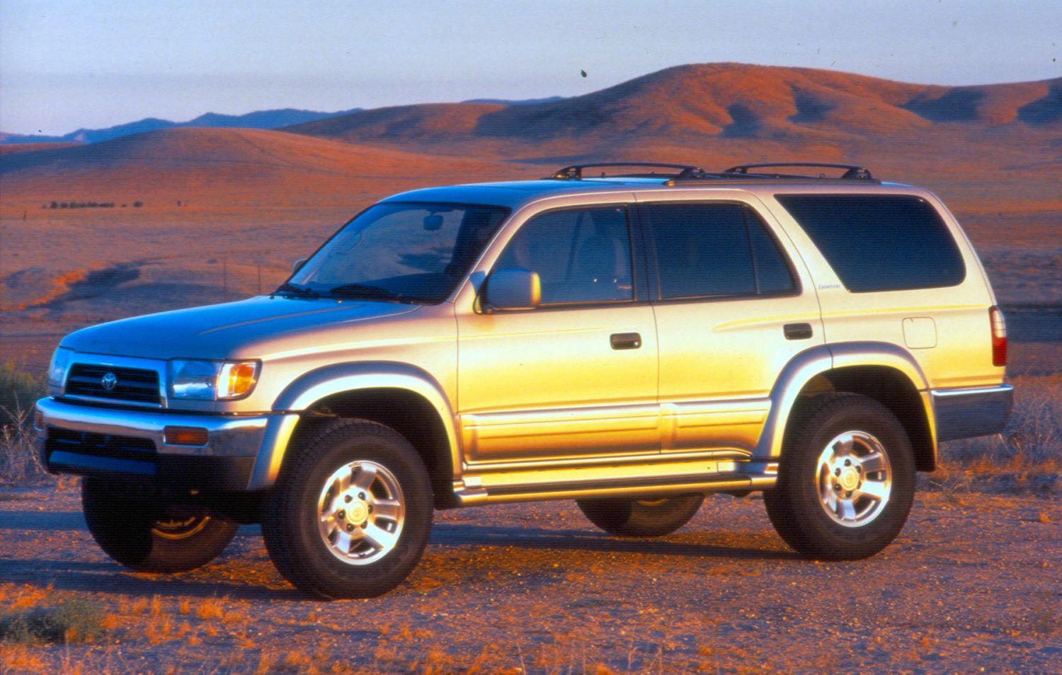 Foto lateral do Toyota 4Runner 1996 