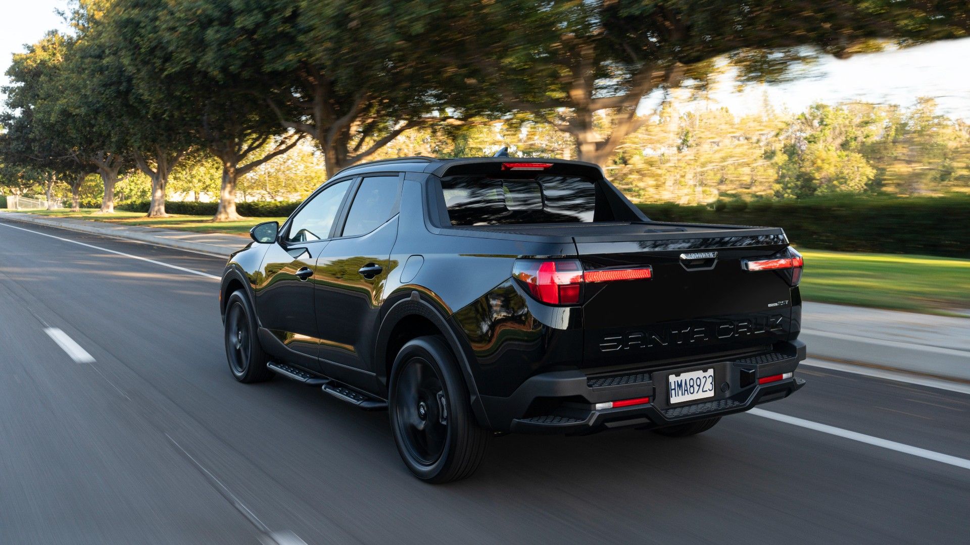 Black Hyundai Santa Cruz Rear