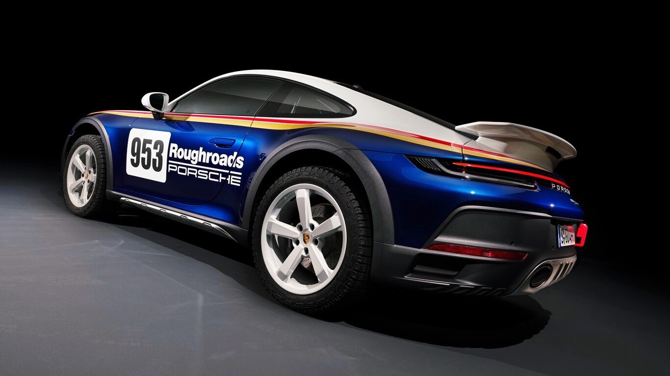 Porsche 911 Dakar com pintura de especificação de Rally