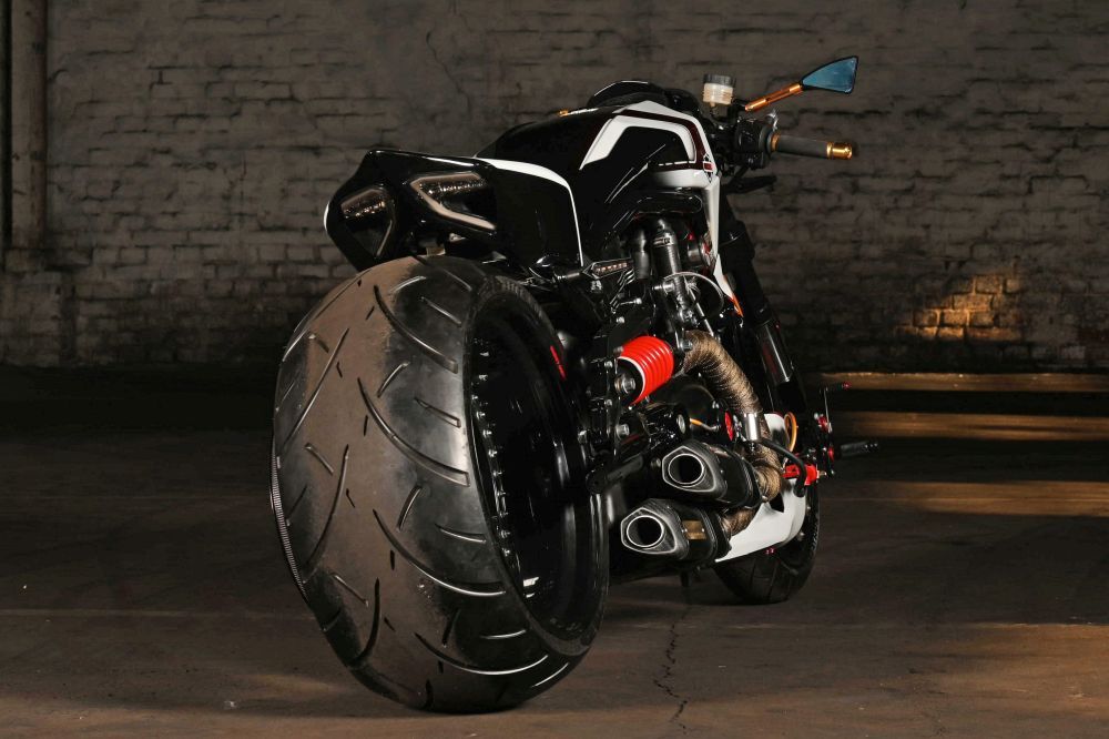Custom Harley-Davidson V-Rod Poland Rear