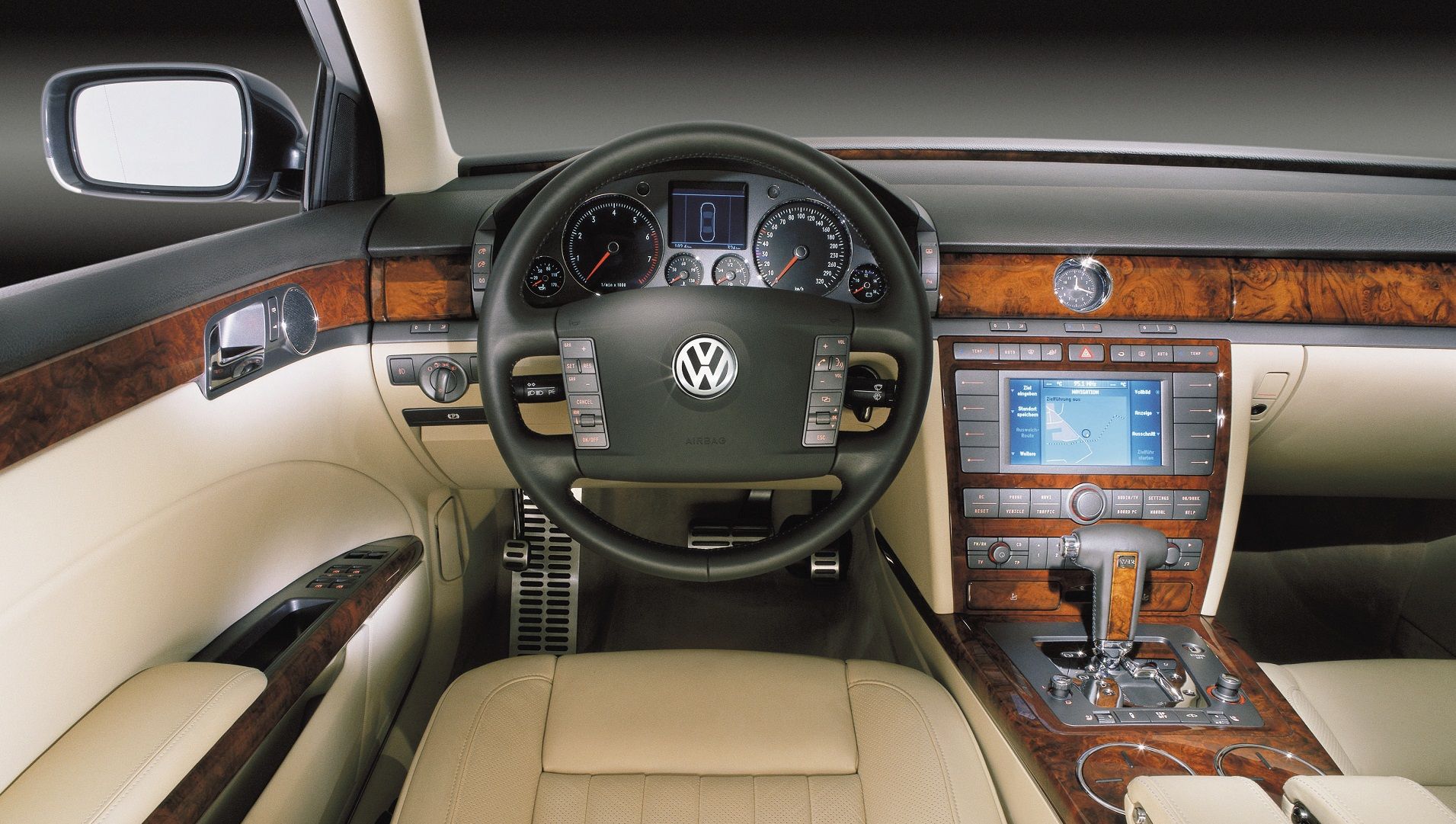 VW Phaeton Dashboard