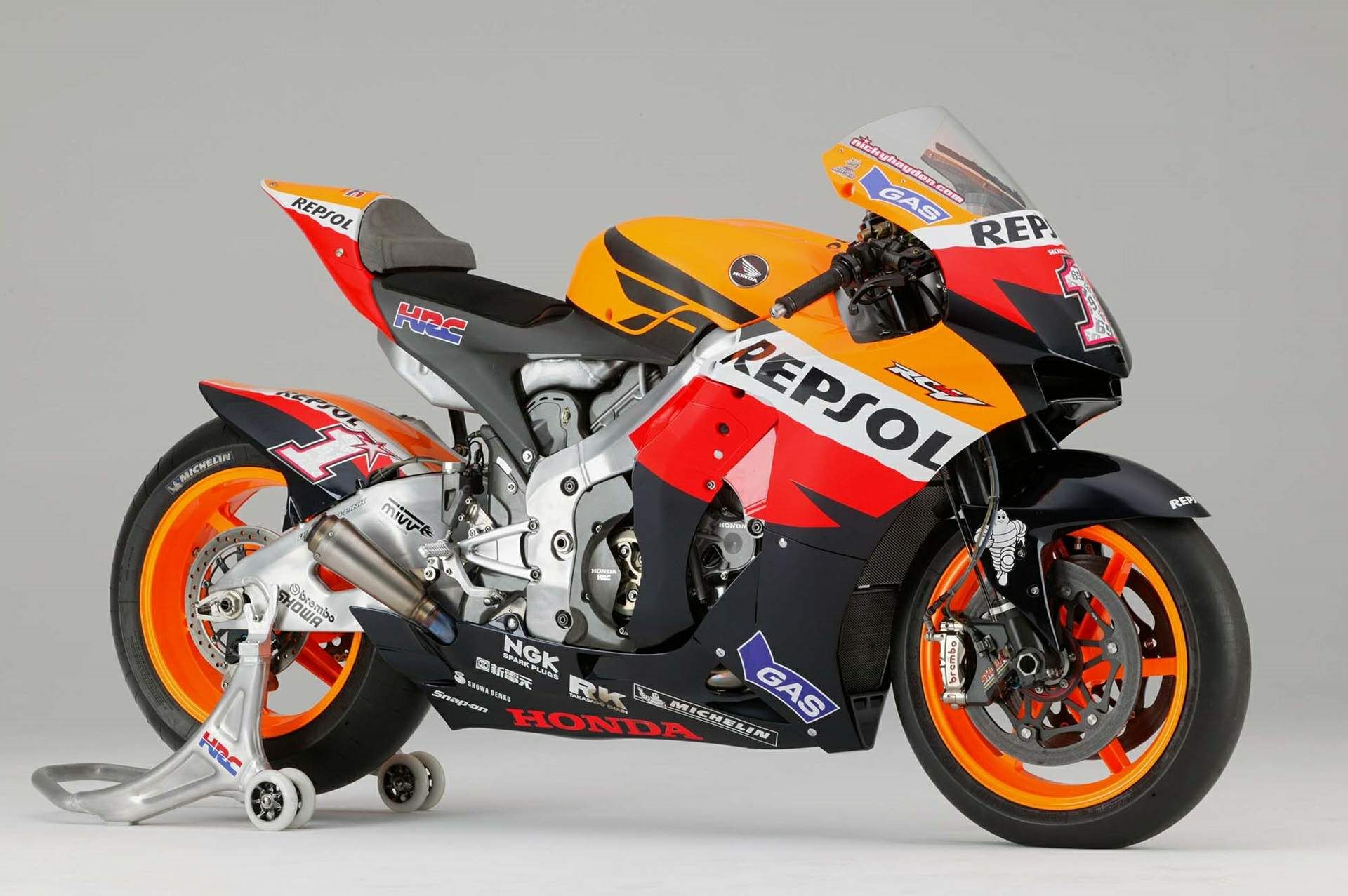 Honda RC212V studio shot