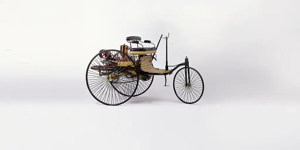 Wood 1886 Benz Patent Motorwagen side view