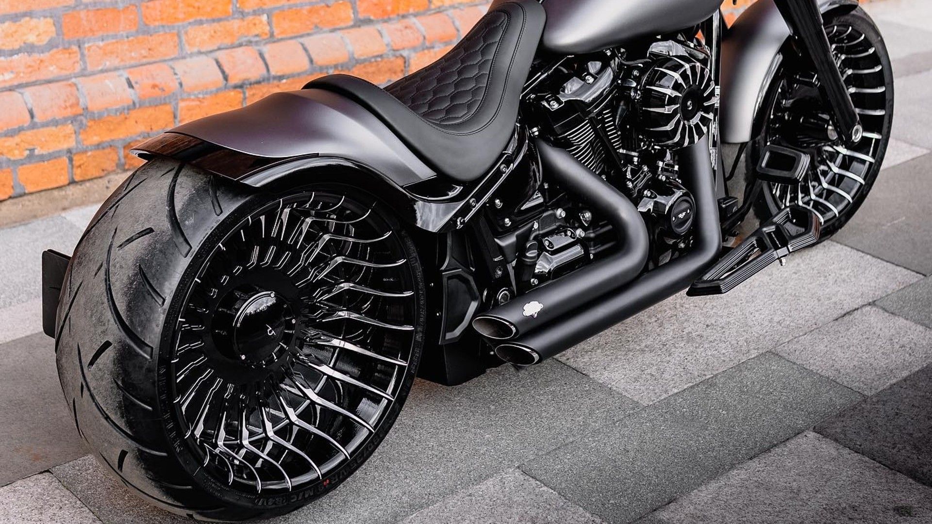 Custom Harley-Davidson Fat Boy By Box39 Wheels
