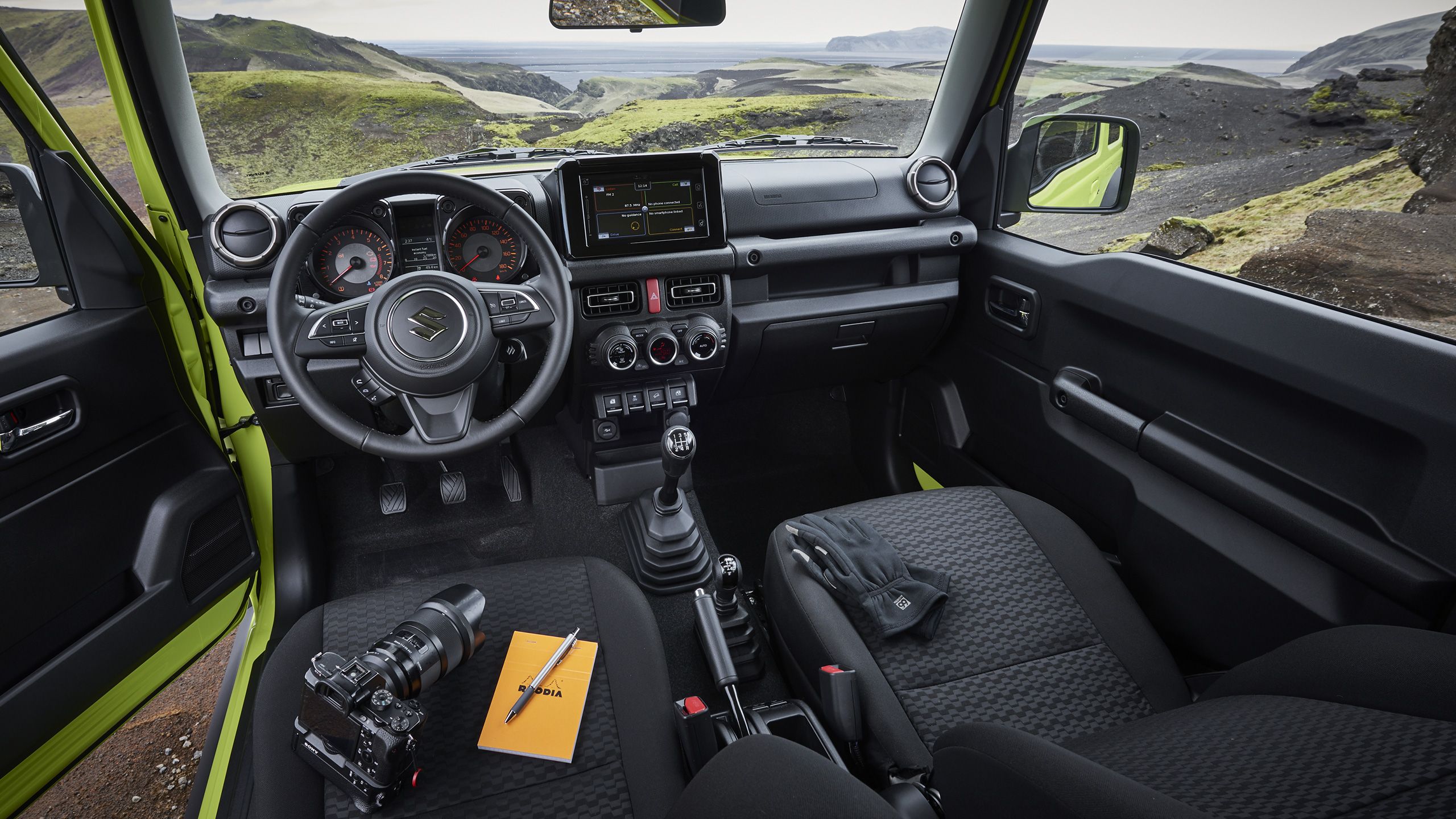 Interior do Suzuki Jimny 