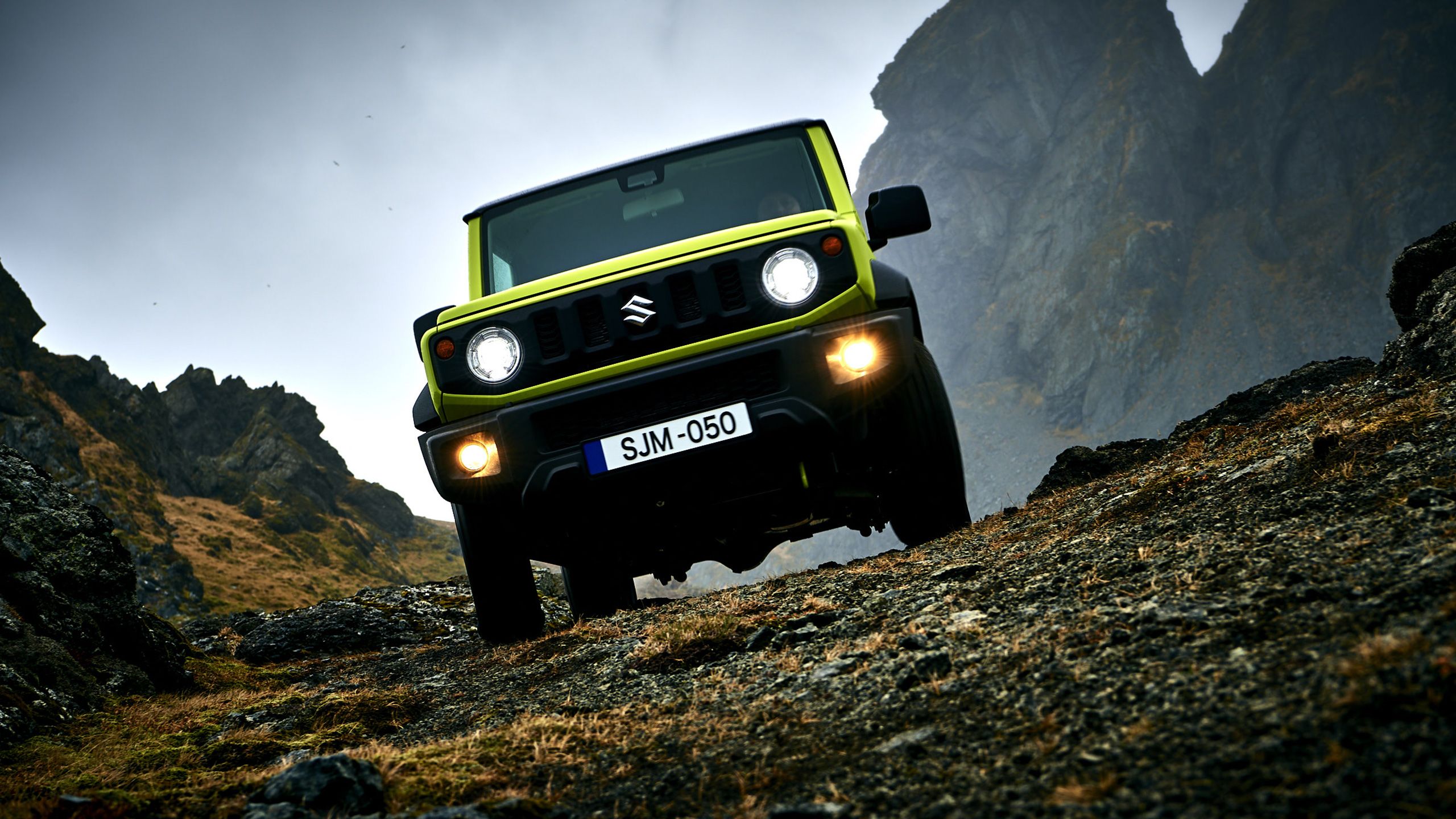 Foto frontal do Suzuki Jimny 