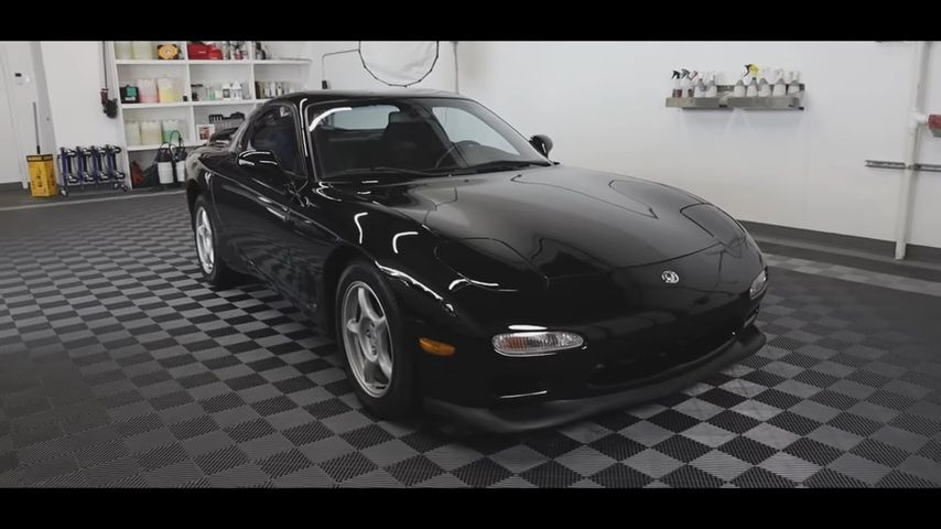 Mazda RX-7 limpo 