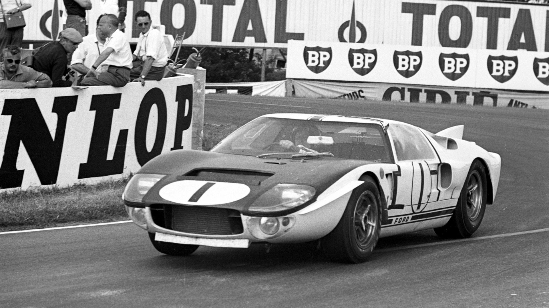 And action shot of the 1965 GT 40 mk2 racing at Le Mans