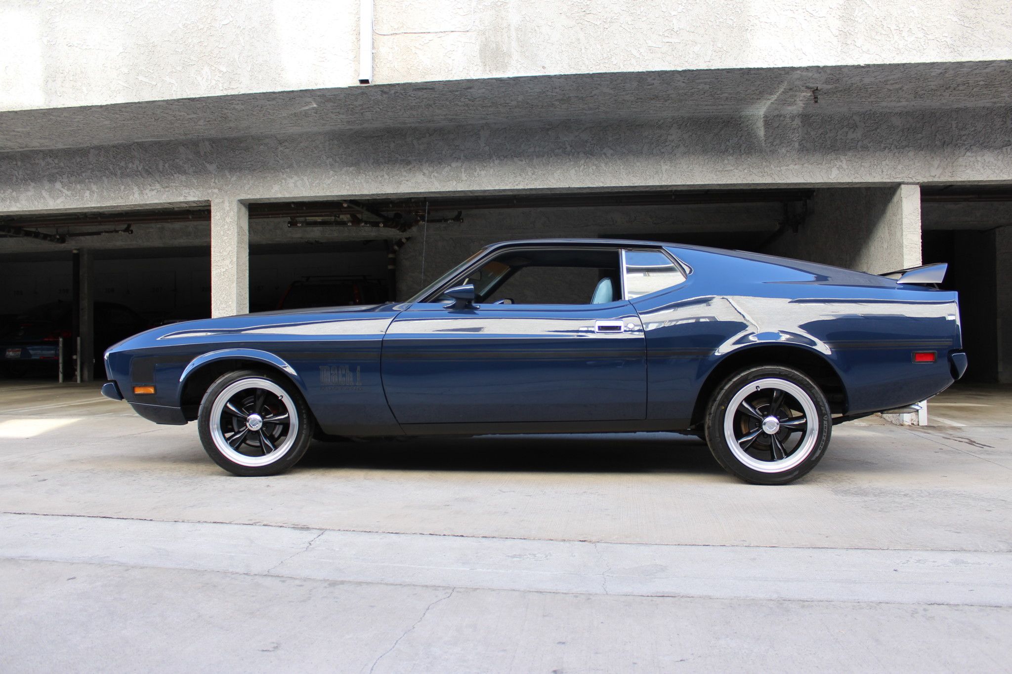 blue 1971 ford mustang mach 1