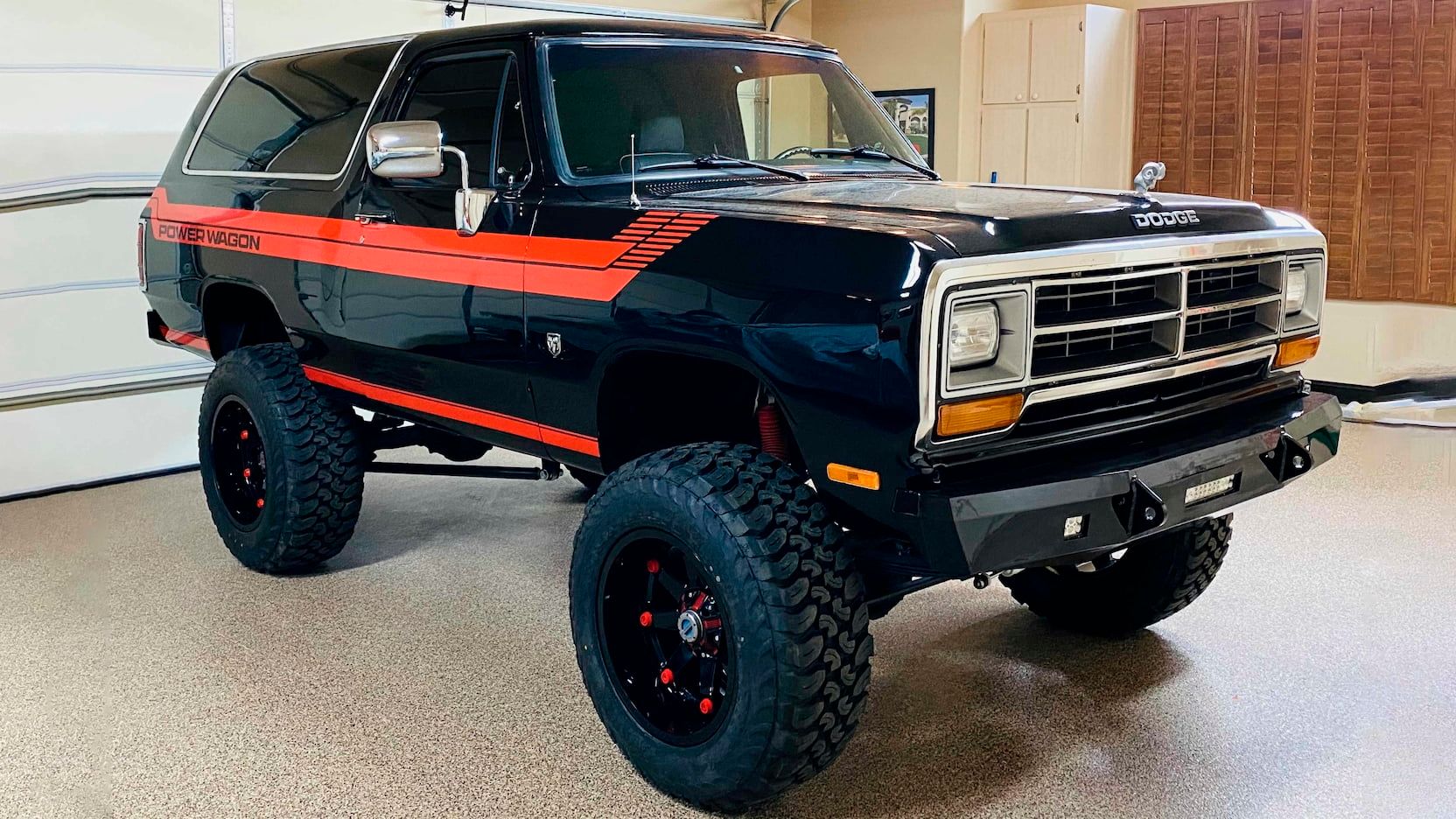 A parked 1986 Dodge Ramcharger