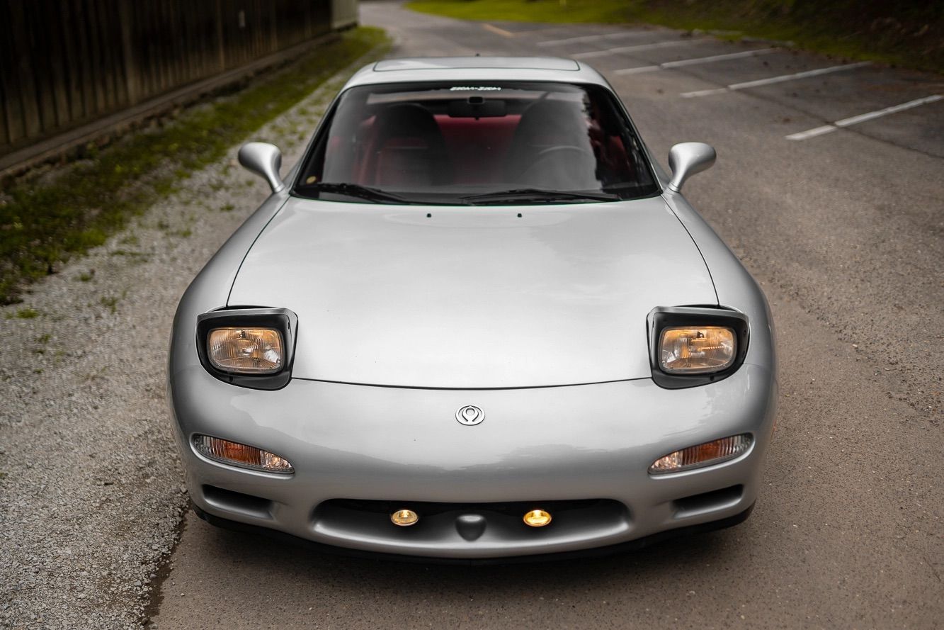 Foto frontal do Mazda RX7