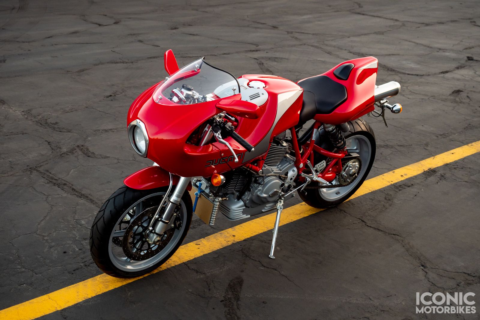 2002 Ducati MH900E Left