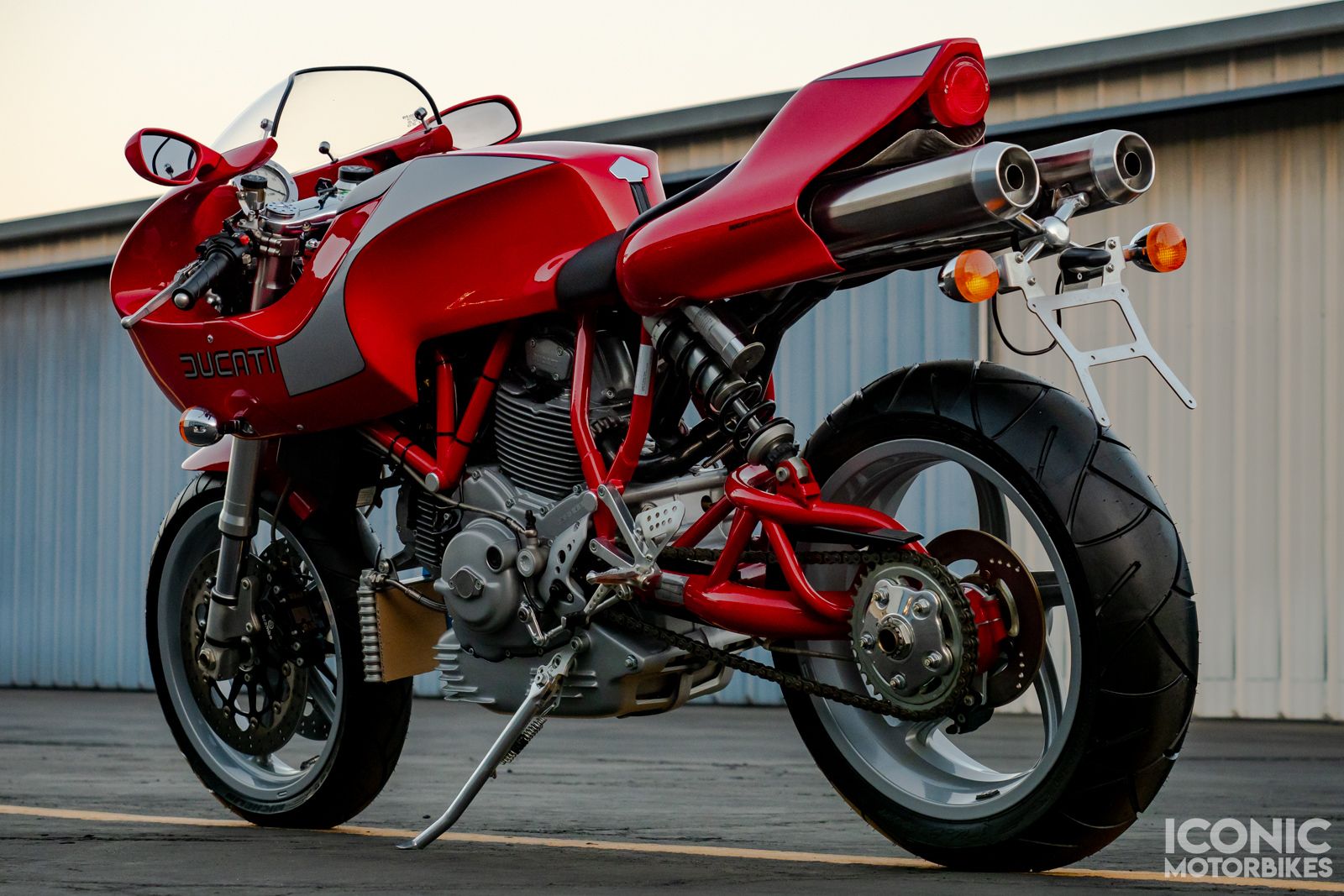 2002 Ducati MH900E 4