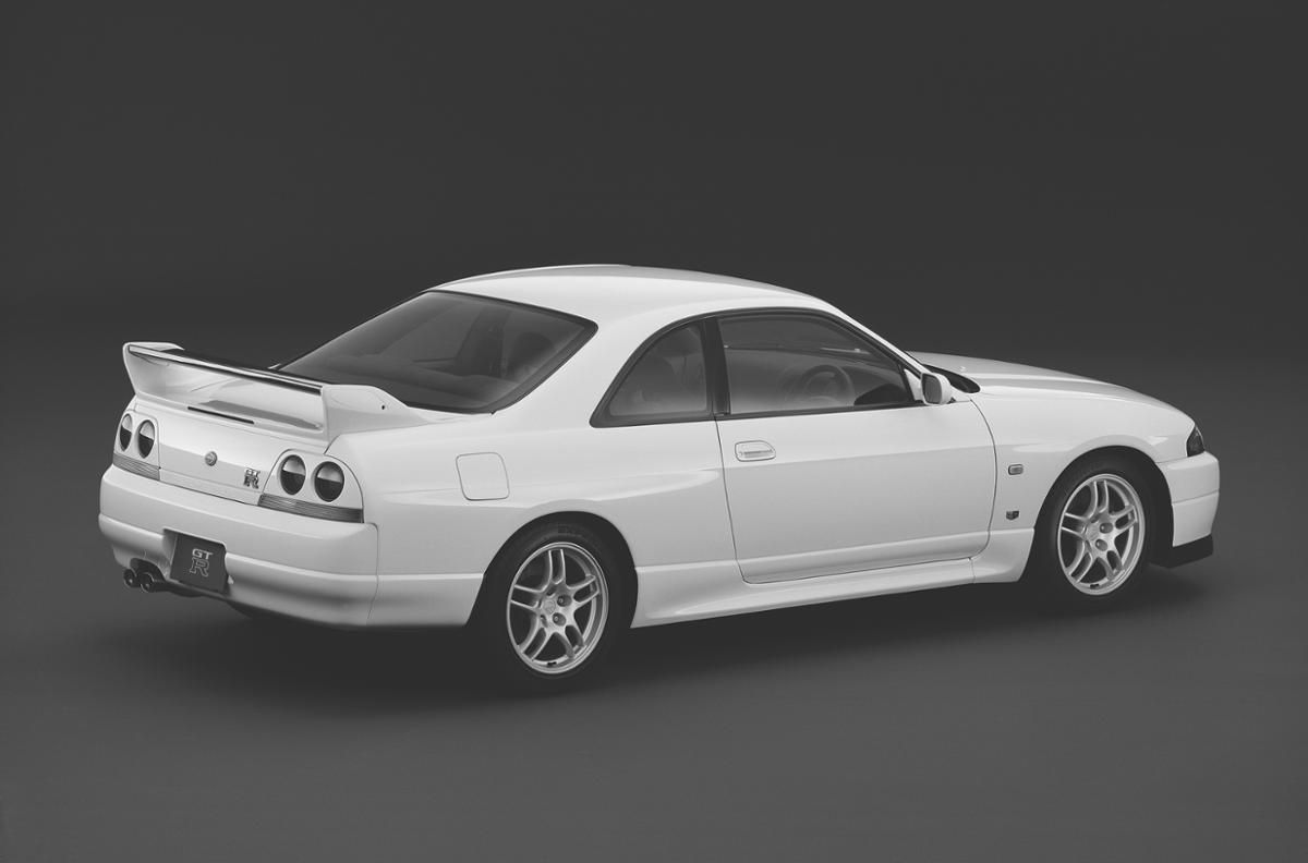 A aparência lateral do Nissan R33 N1