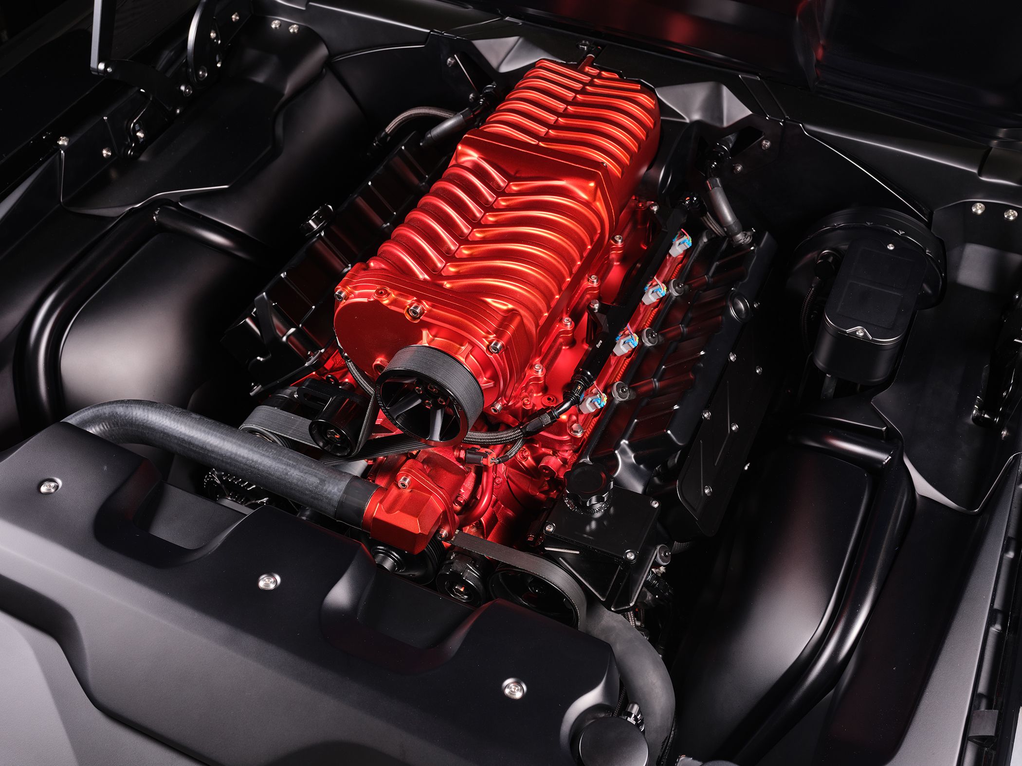 Foto do compartimento do motor de um Plymouth Roadrunner 1969 personalizado