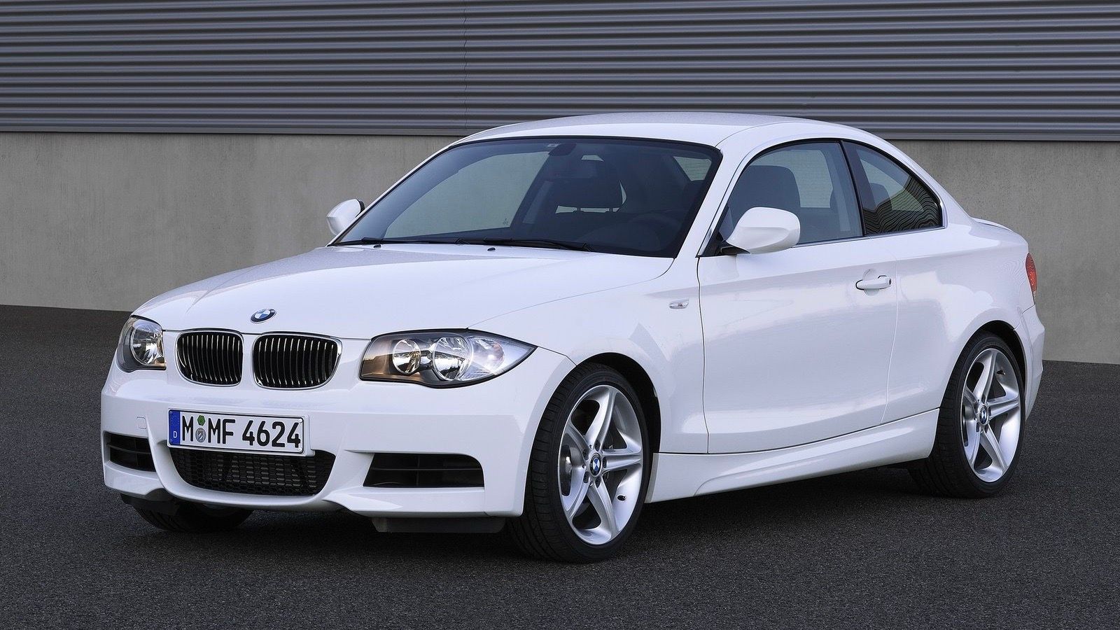 BMW-135i_Coupe-2010