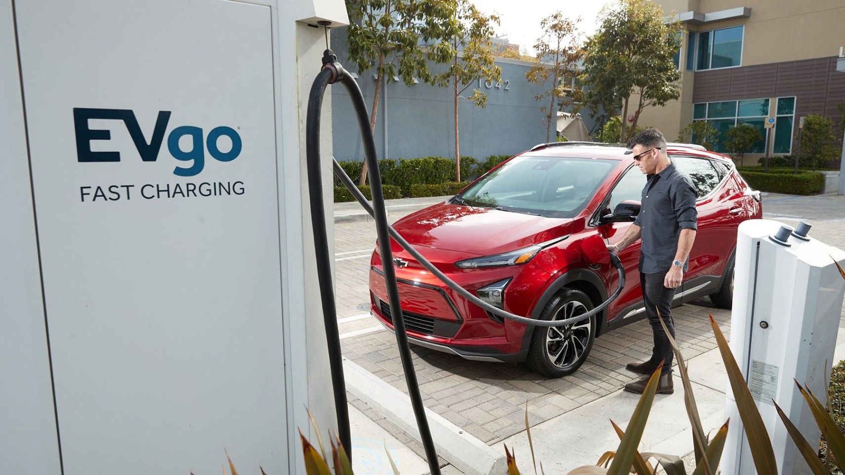 Here's How GM Will Combat EV Charging Woes
