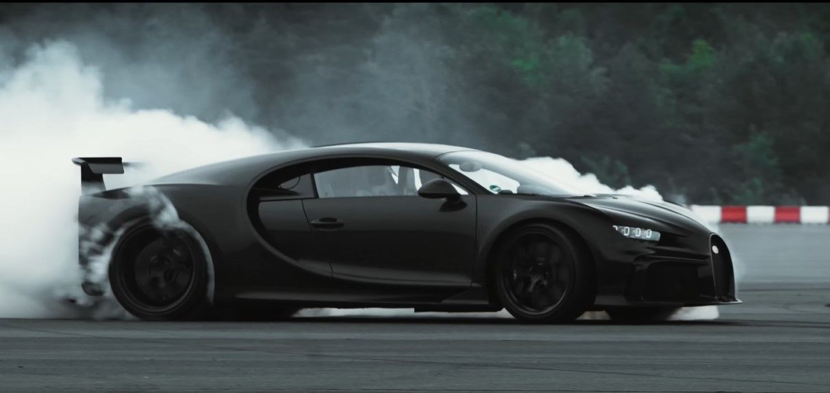 Drifting Bugatti Chiron Pur Sport