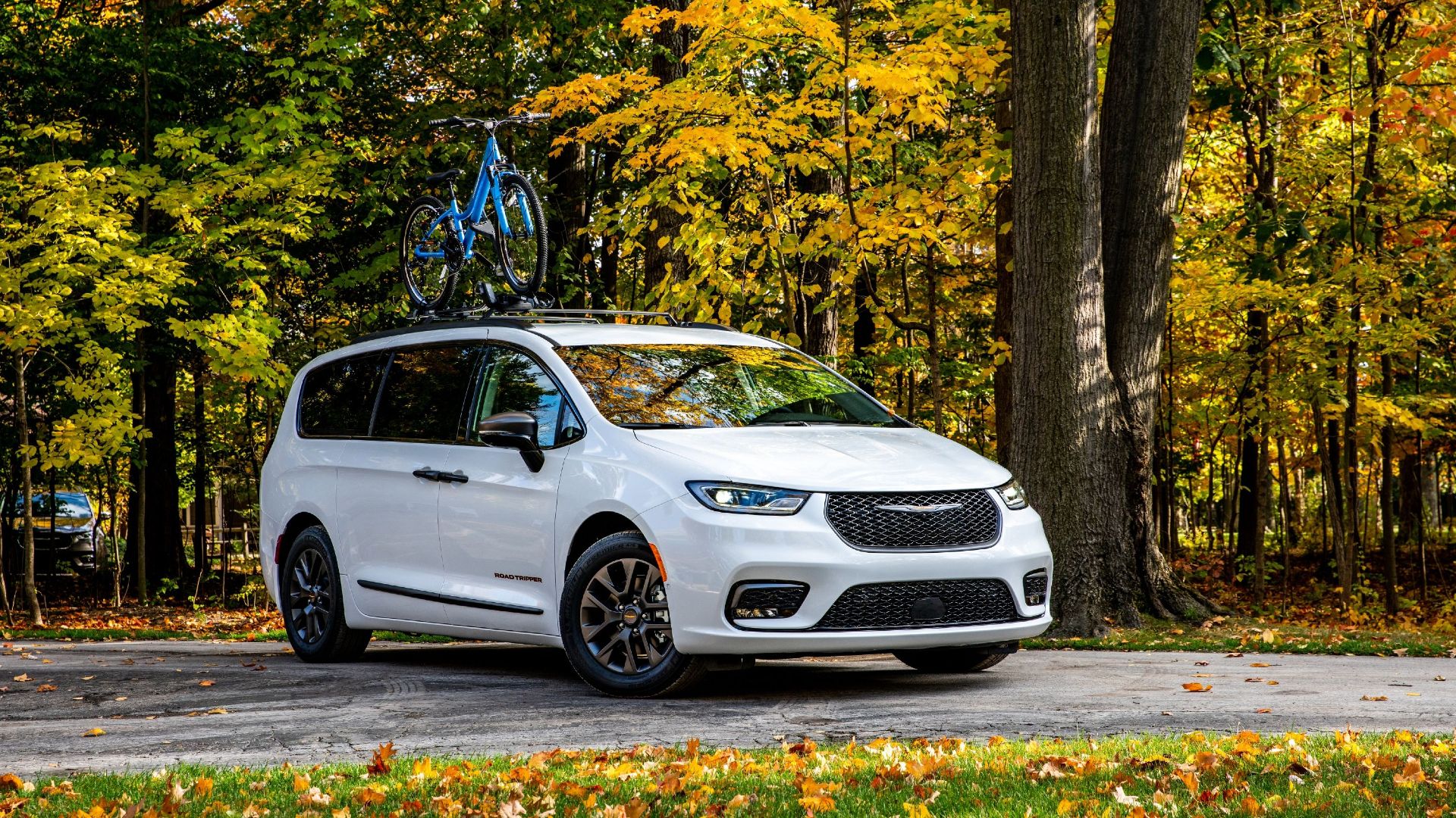 2023 White Chrysler Pacifica 