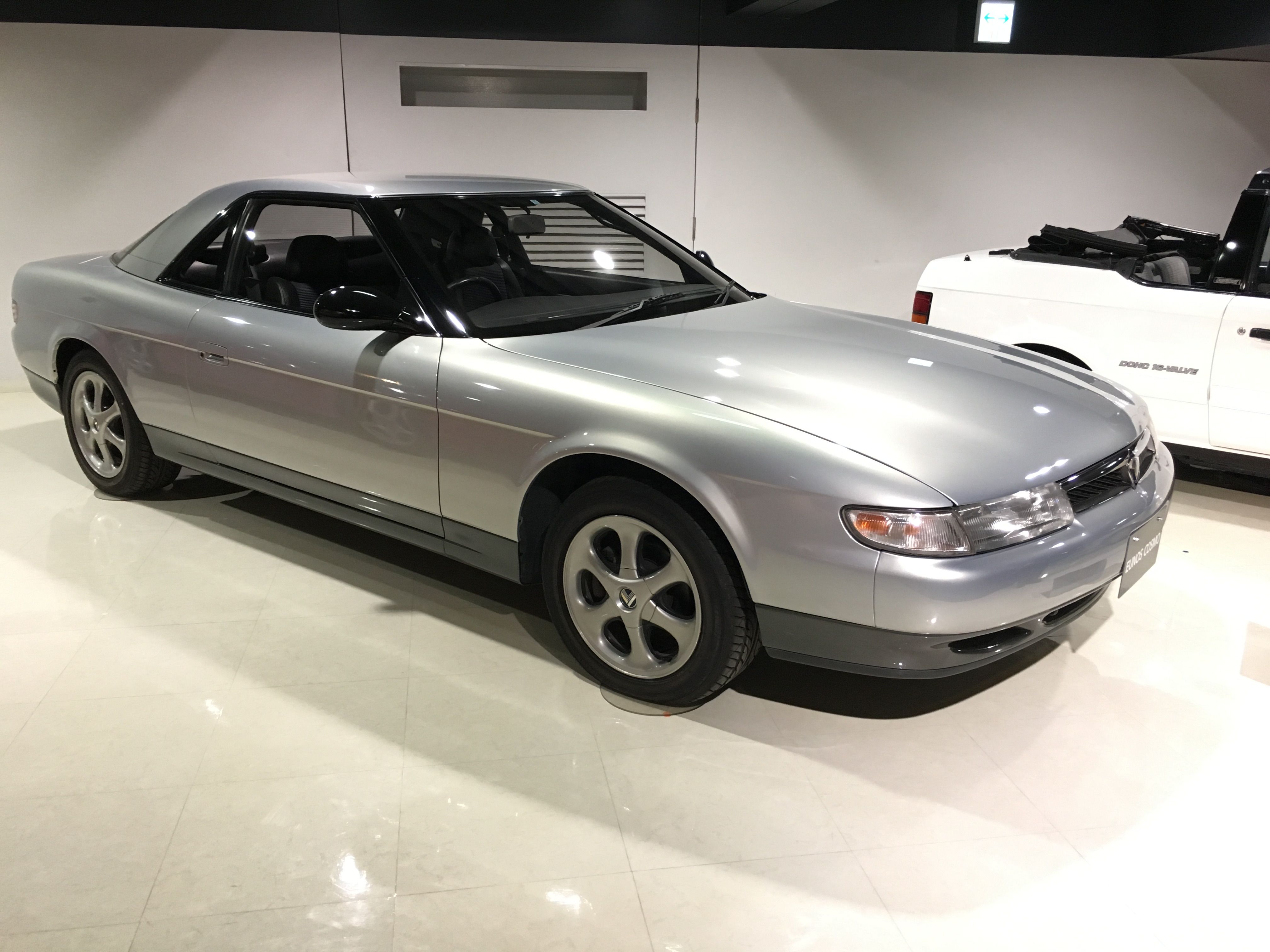1991 Mazda Eunos Cosmo no Museu Mazda