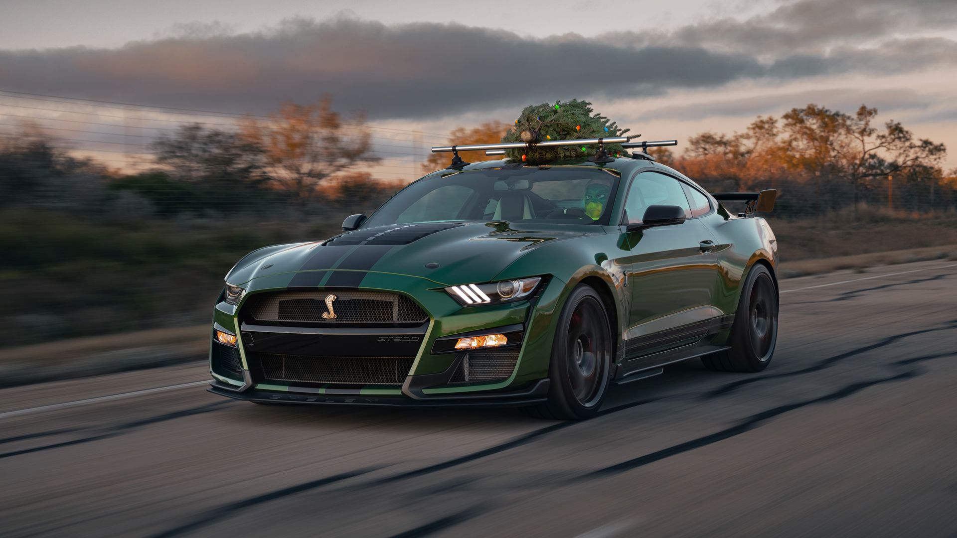 Grinch Steals The Christmas tree in a Hennessey Venom 1000