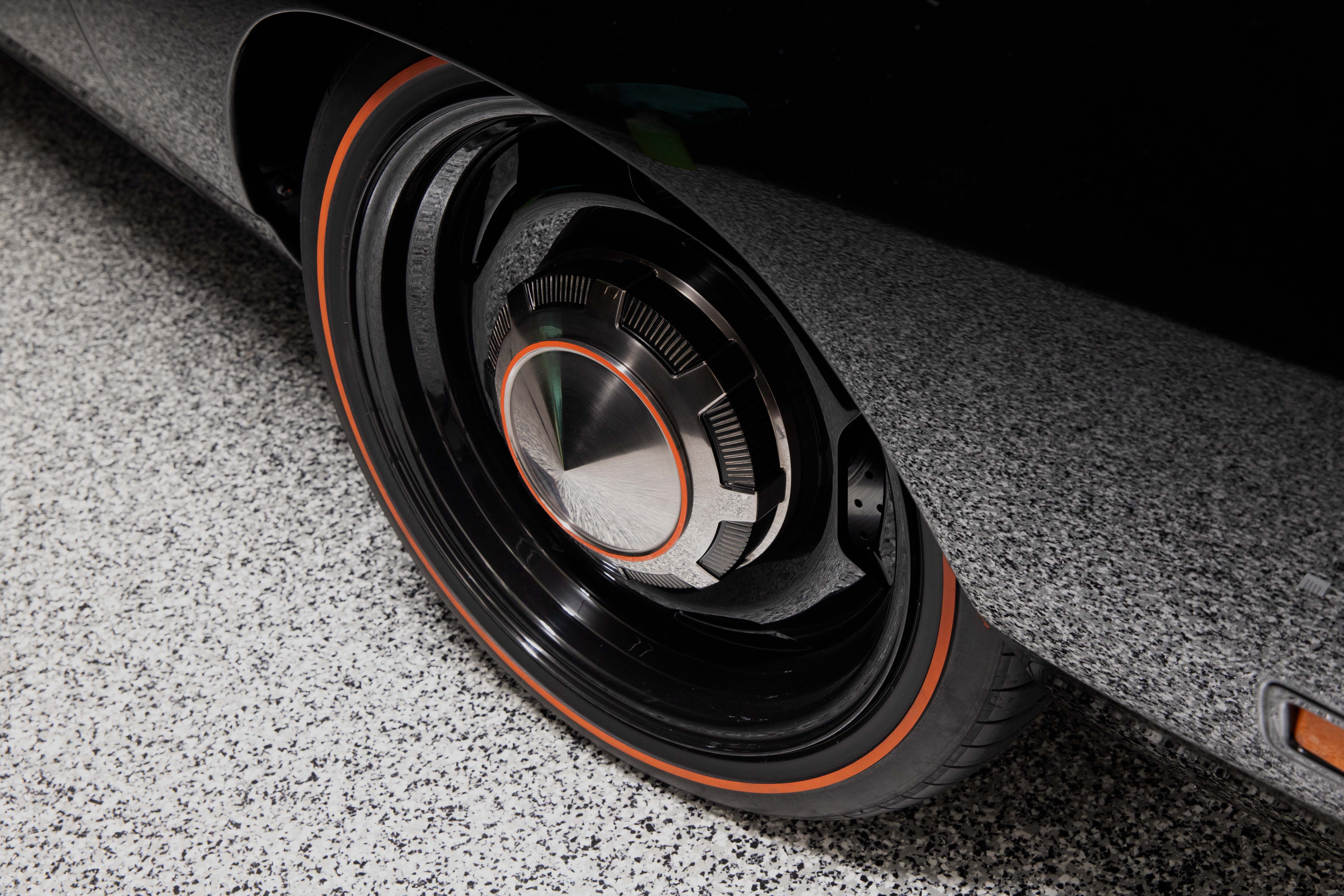 Calotas pretas em um Plymouth Roadrunner 1969