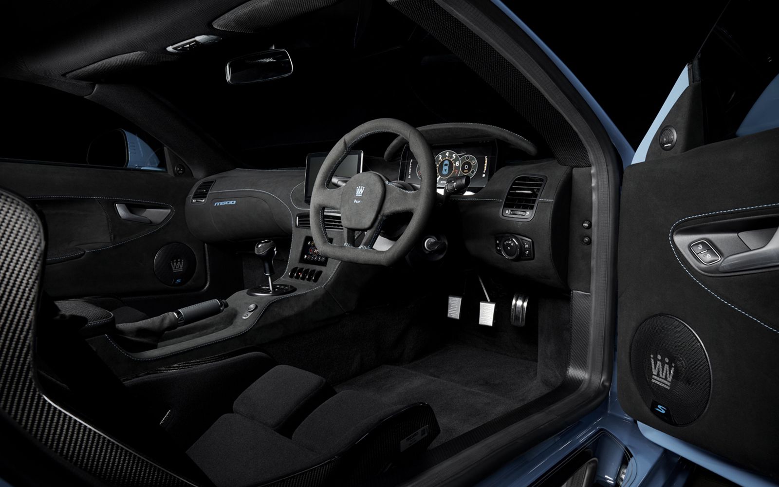 2023 Noble M500 interior