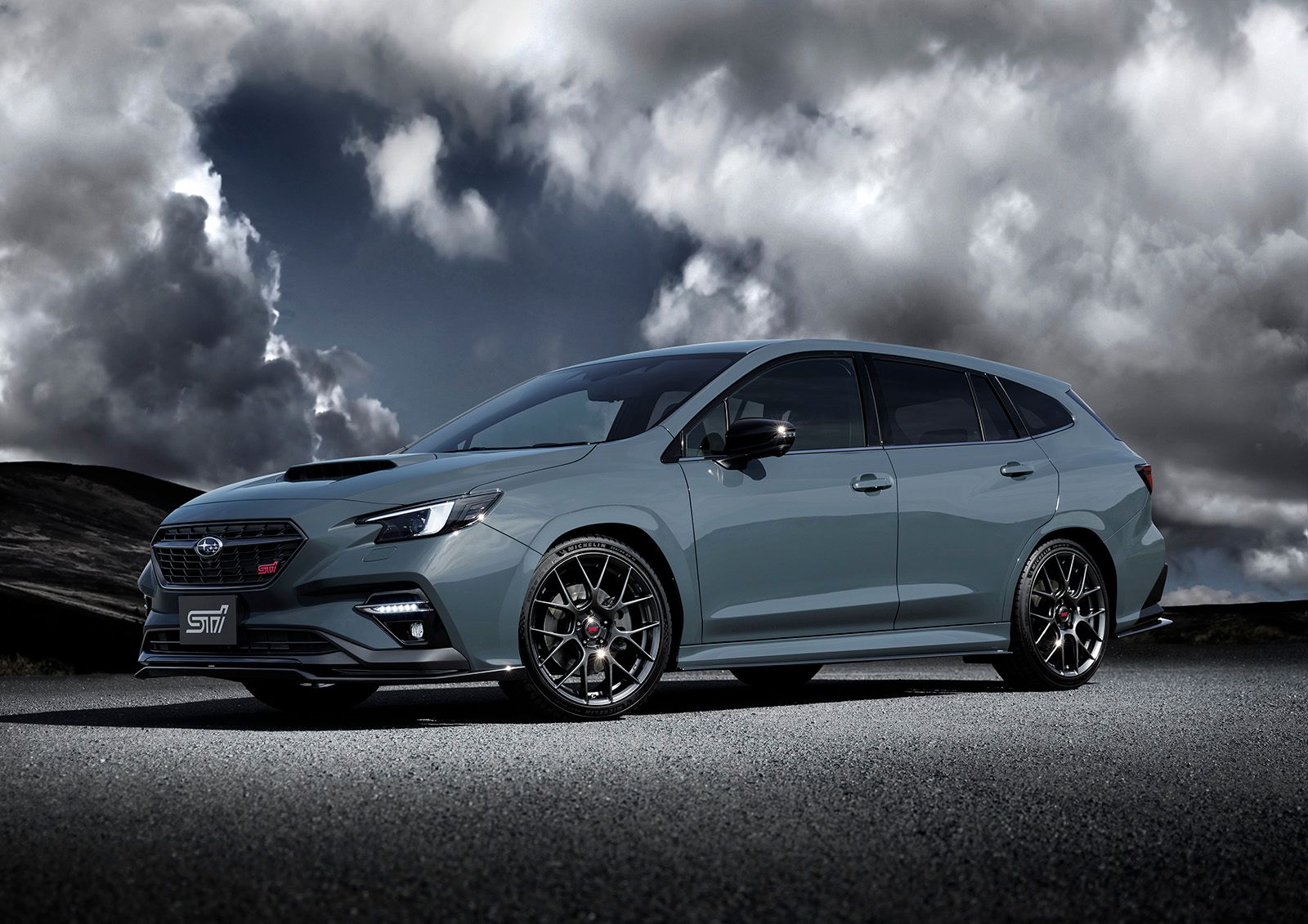 Parte frontal do Subaru Levorg STI Sport #