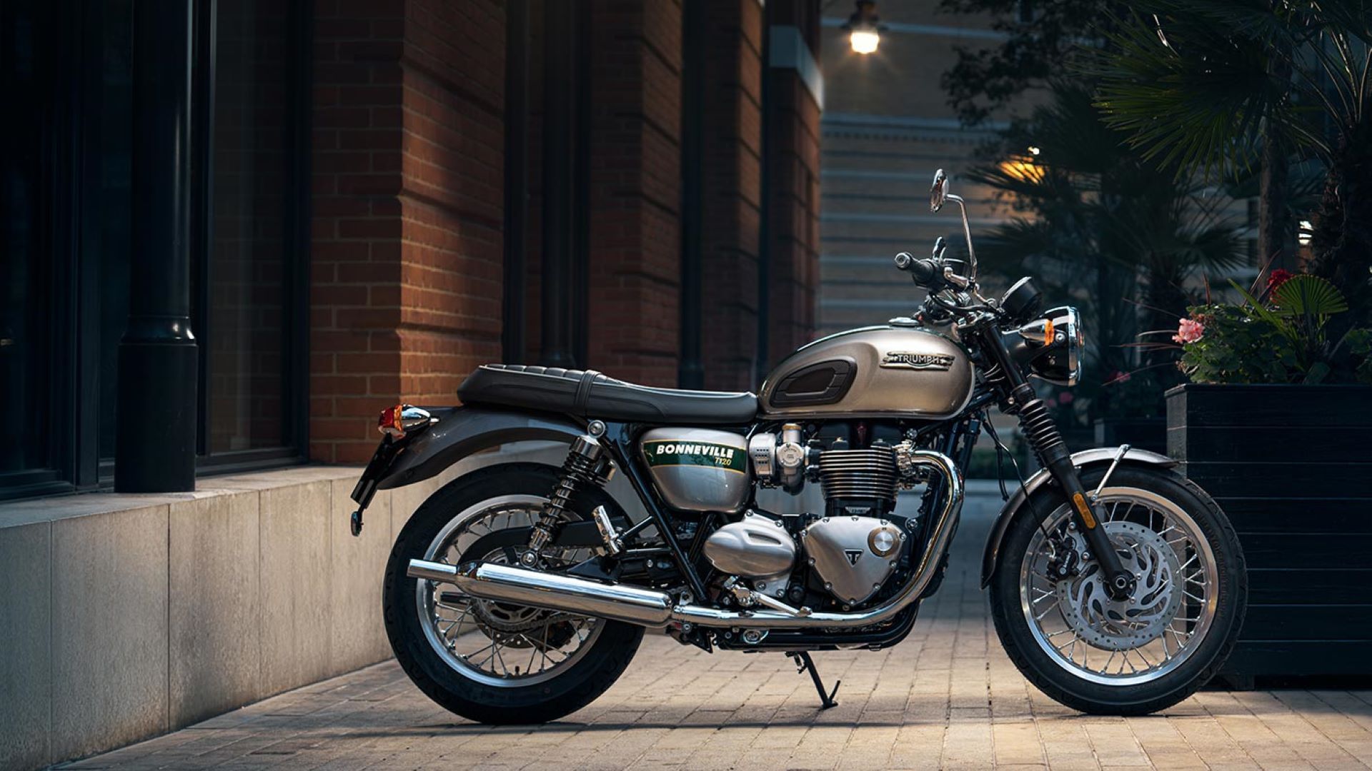 Triumph Bonneville T120: A Blend Of Power, Style, And Thrill