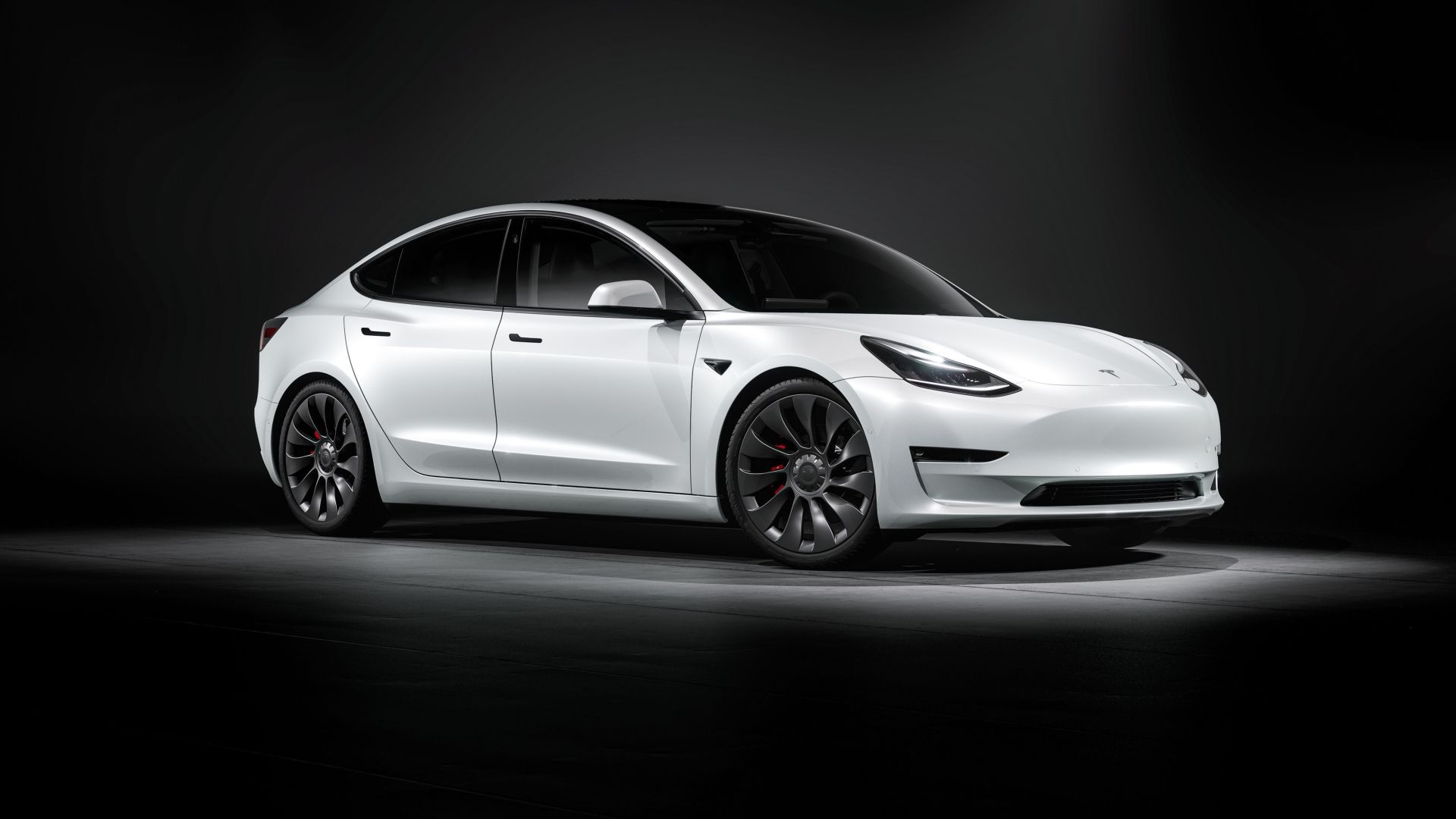 Tesla Model 3 putih