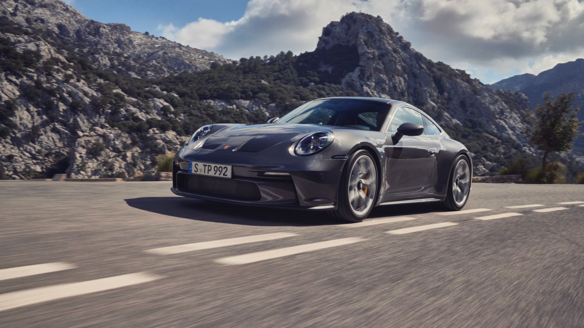 Here's Why The Porsche 911 GT3 Is Such A Highly Rated Sports Car