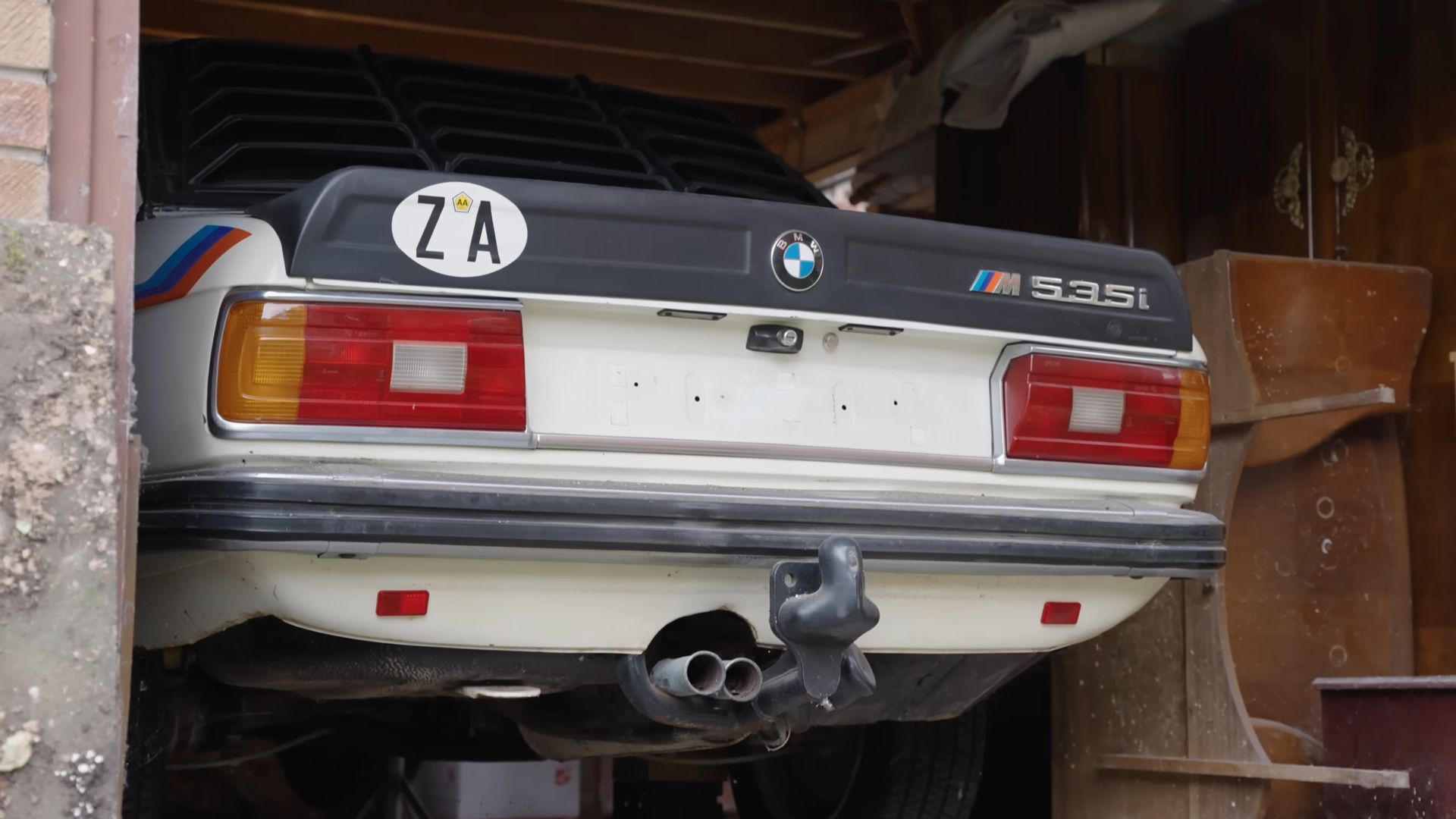 Panorama of Rescuing an Extremely Rare BMW E12 M535i Abandoned for More ...