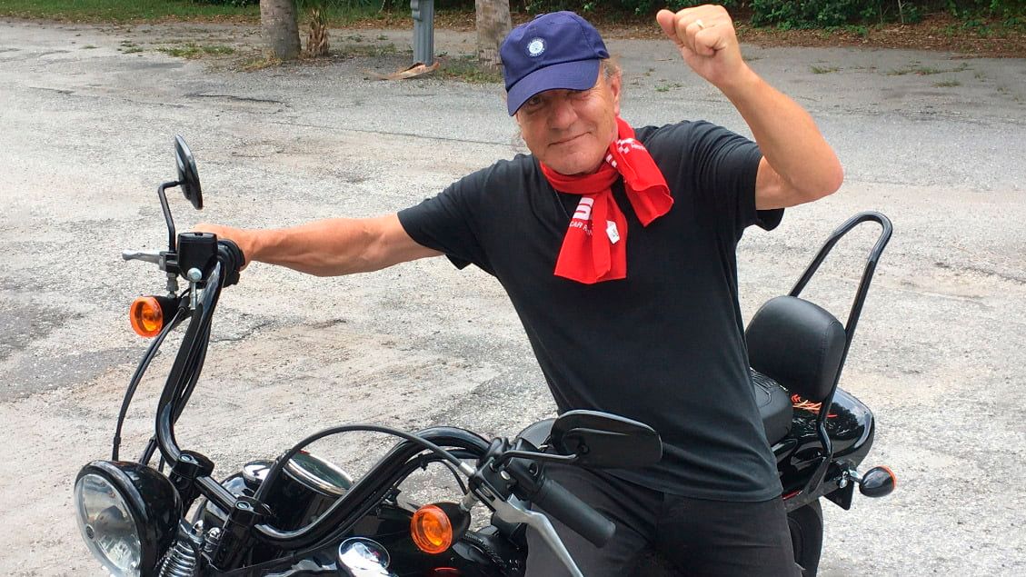 This Brian Johnson-Owned Harley-Davidson Cross Bones Is The Best AC/DC ...