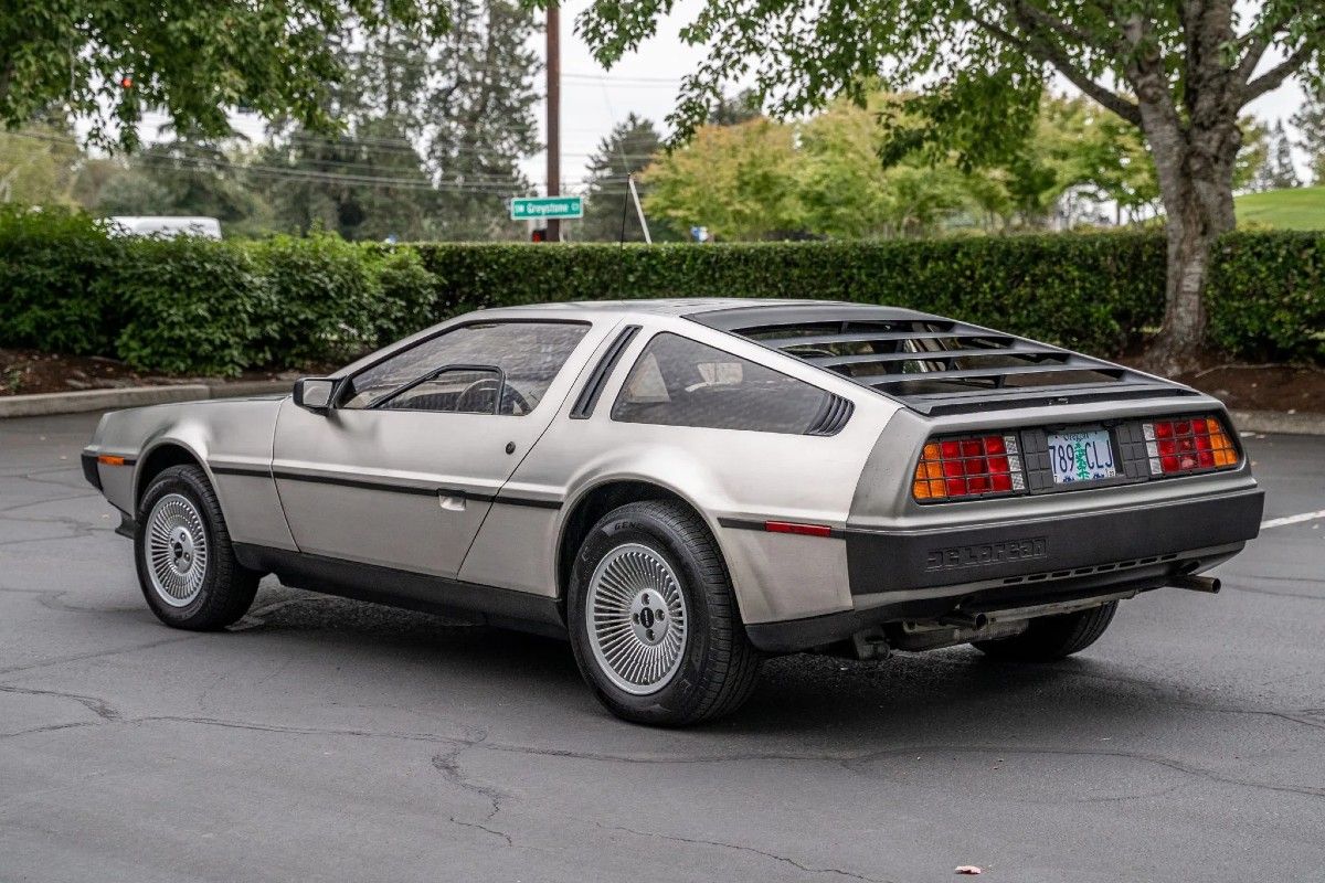 DeLorean DMC-12 prata 1981