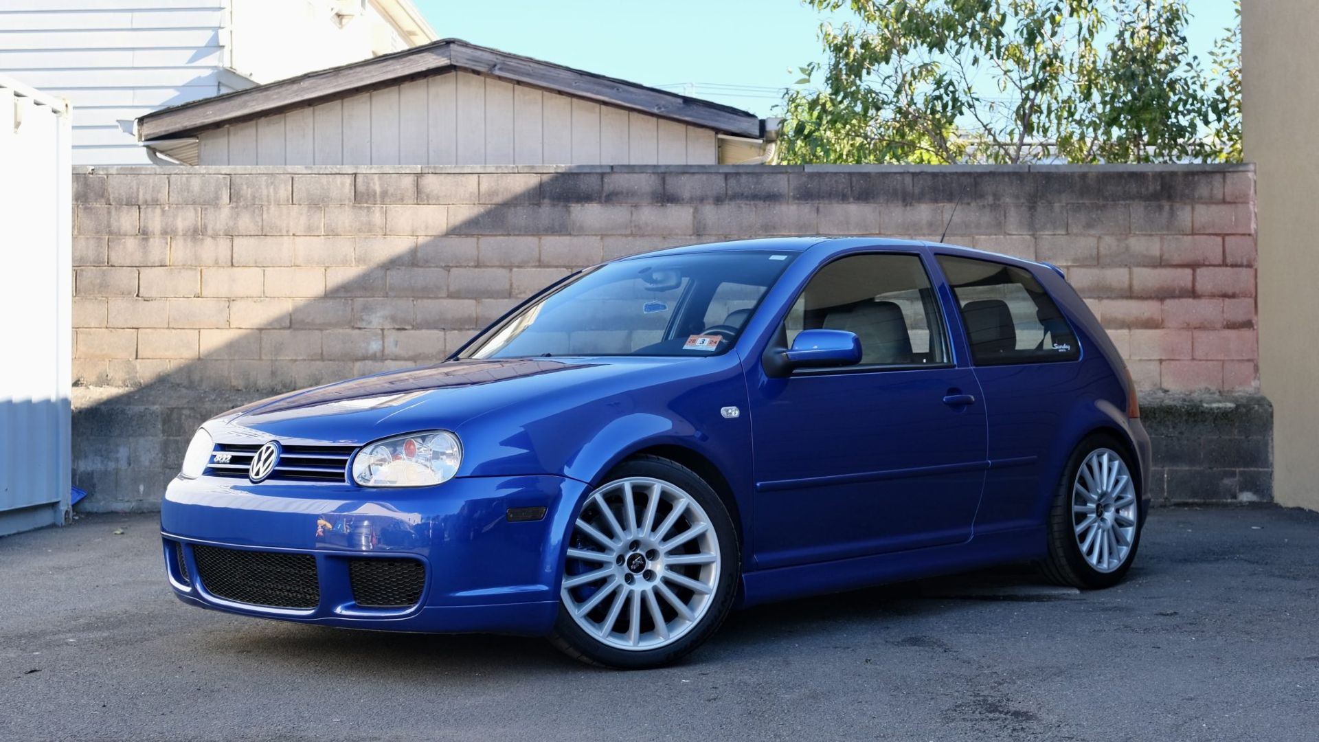 10 Reasons Why The 2004 Volkswagen Golf R32 Was The Coolest