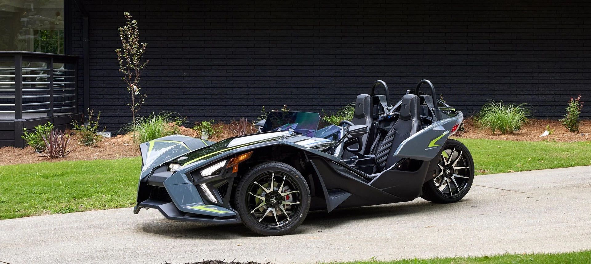 10 Reasons Why The Polaris Slingshot Is Better Than A Traditional